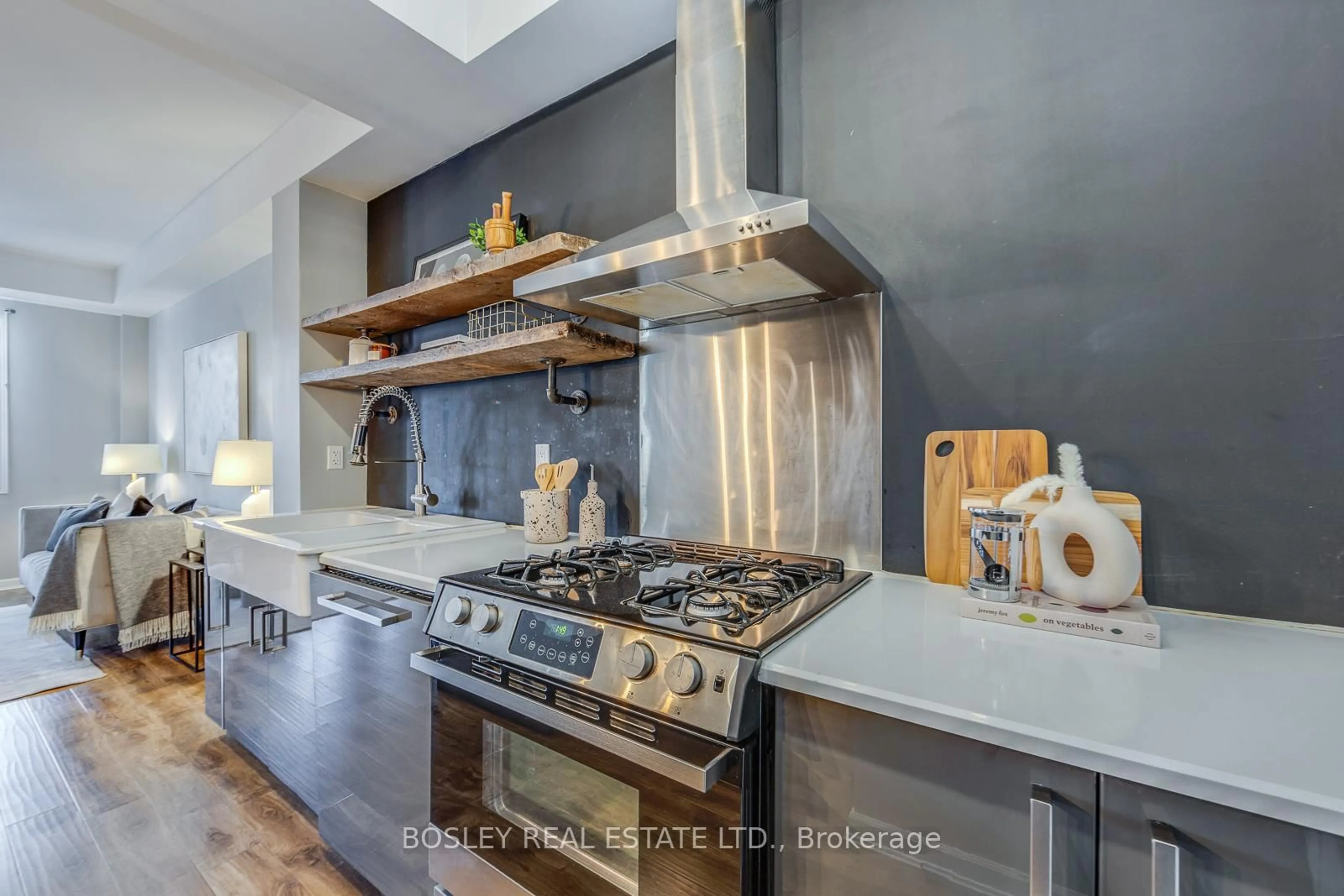 Contemporary kitchen, unknown for 500 Richmond St #319, Toronto Ontario M5V 3N4