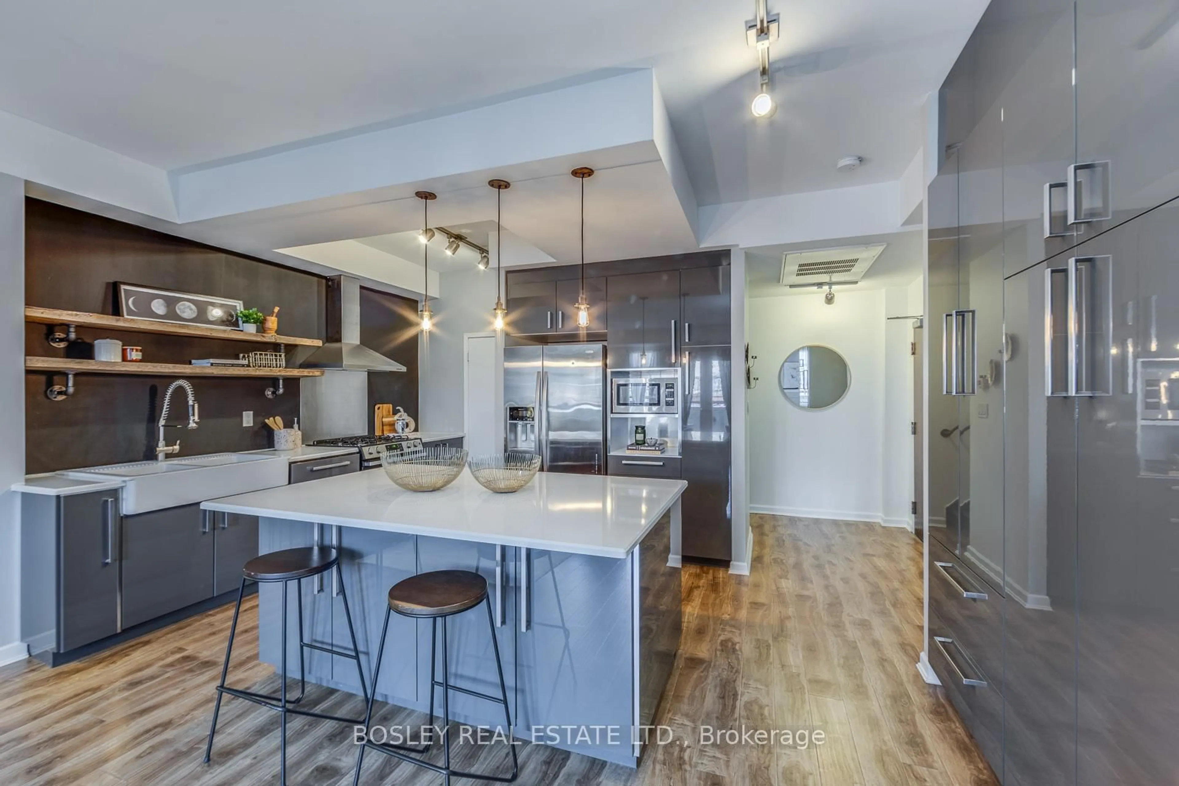 Open concept kitchen, unknown for 500 Richmond St #319, Toronto Ontario M5V 3N4