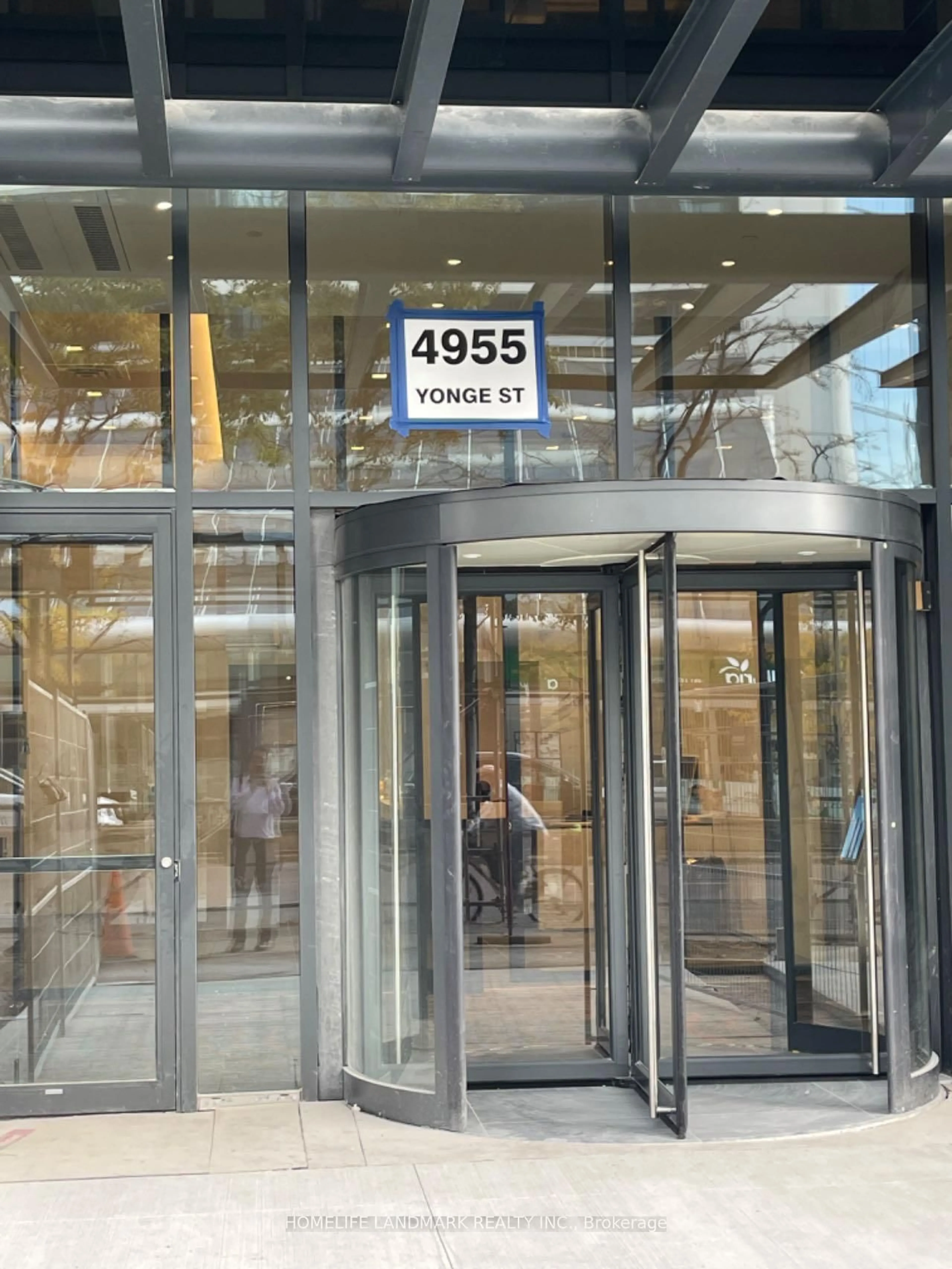 Indoor foyer for 4955 Yonge St #1009, Toronto Ontario M2N 0L8