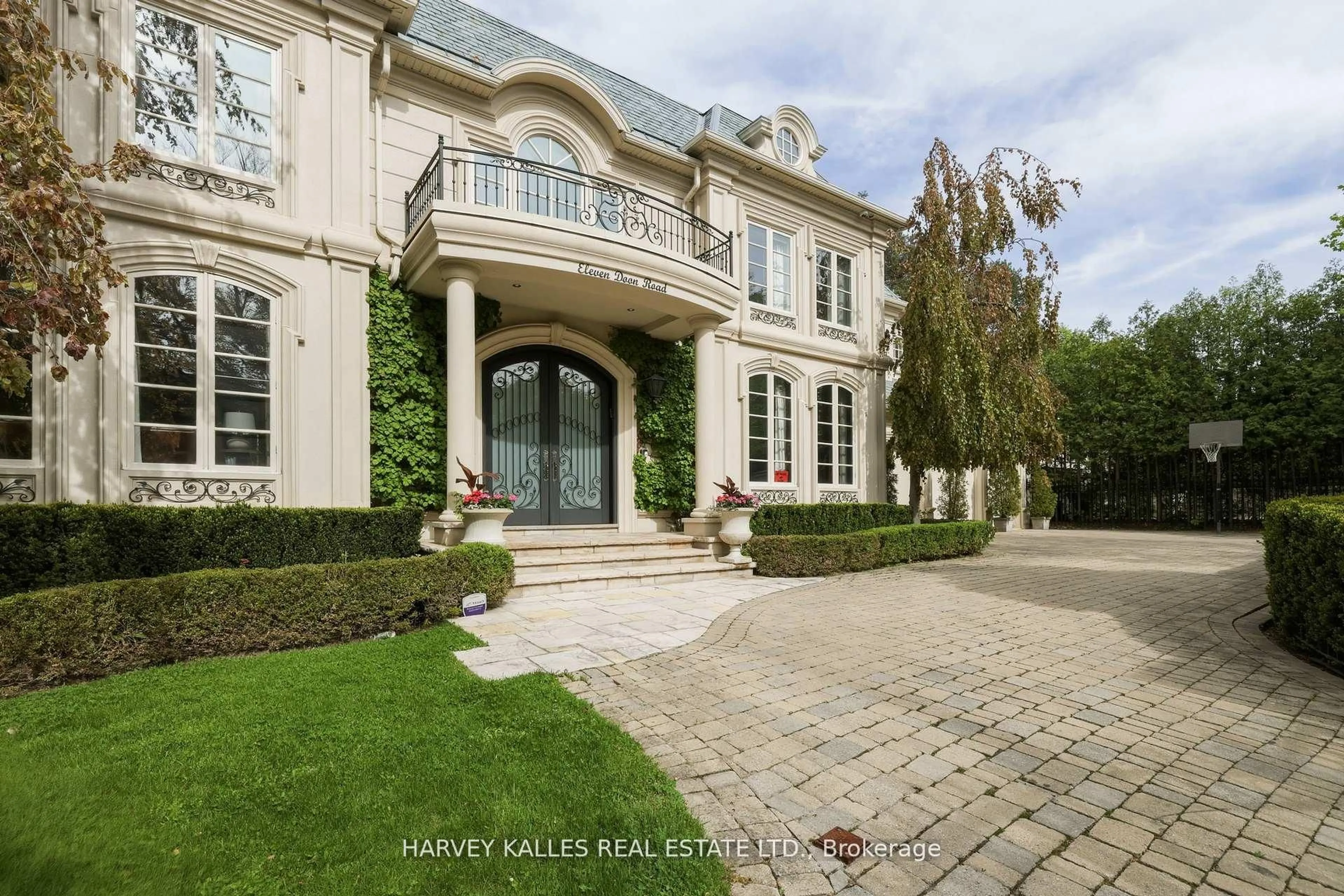 Unknown for 11 Doon Rd, Toronto Ontario M2L 1M1