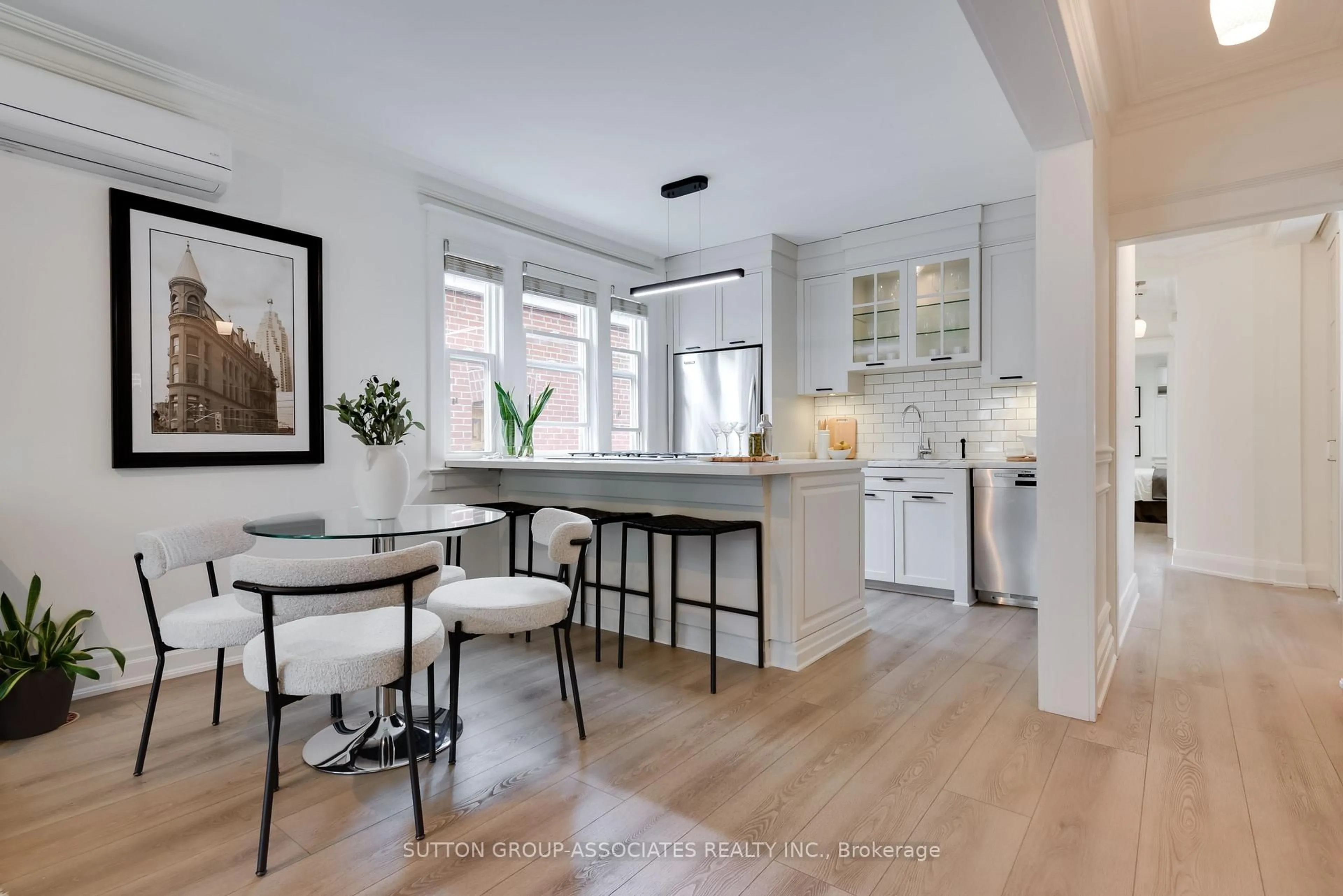 Open concept kitchen, unknown for 270 Robina Ave, Toronto Ontario M6C 3Z1
