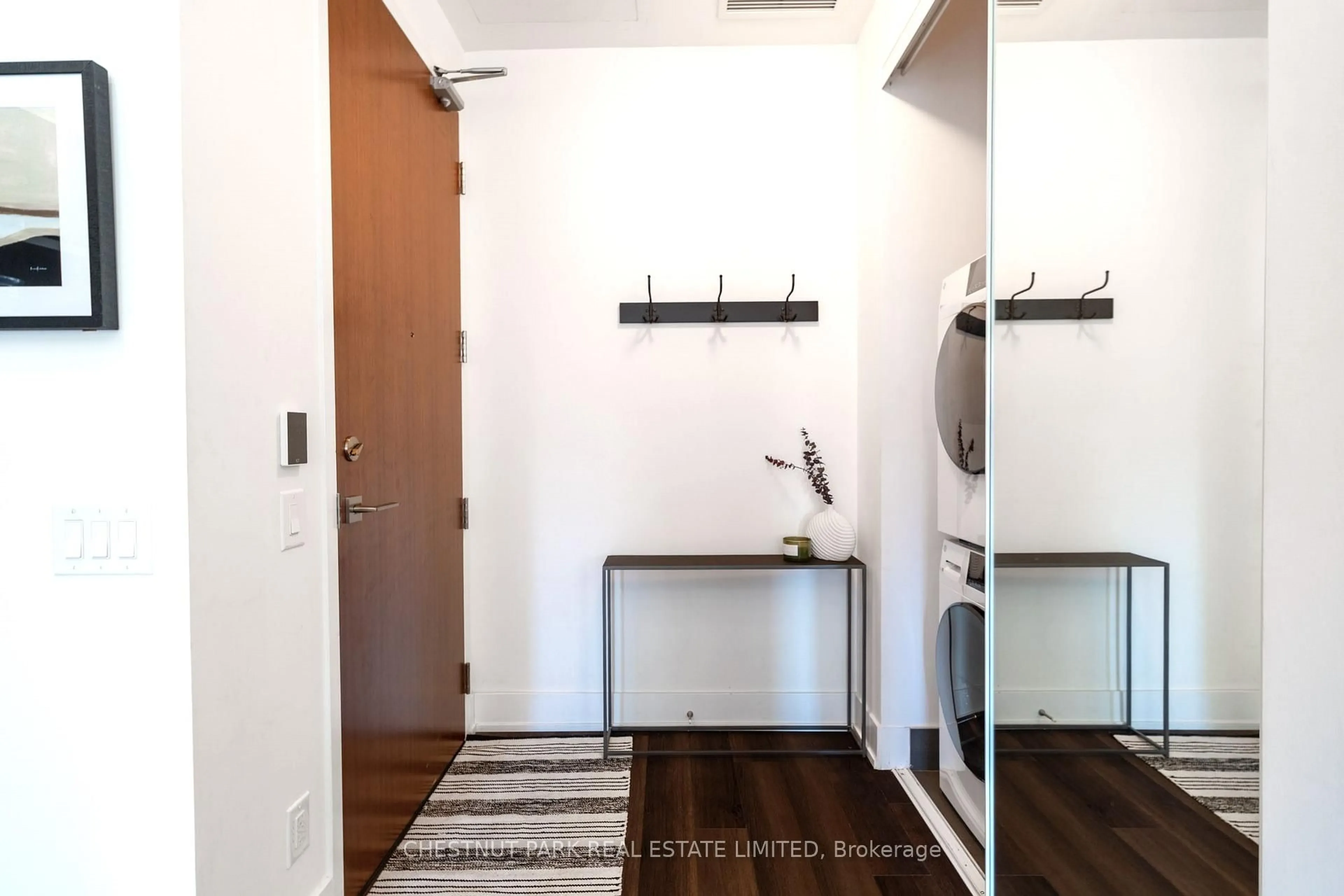 Indoor entryway for 111 St Clair Ave #320, Toronto Ontario M4V 1N5