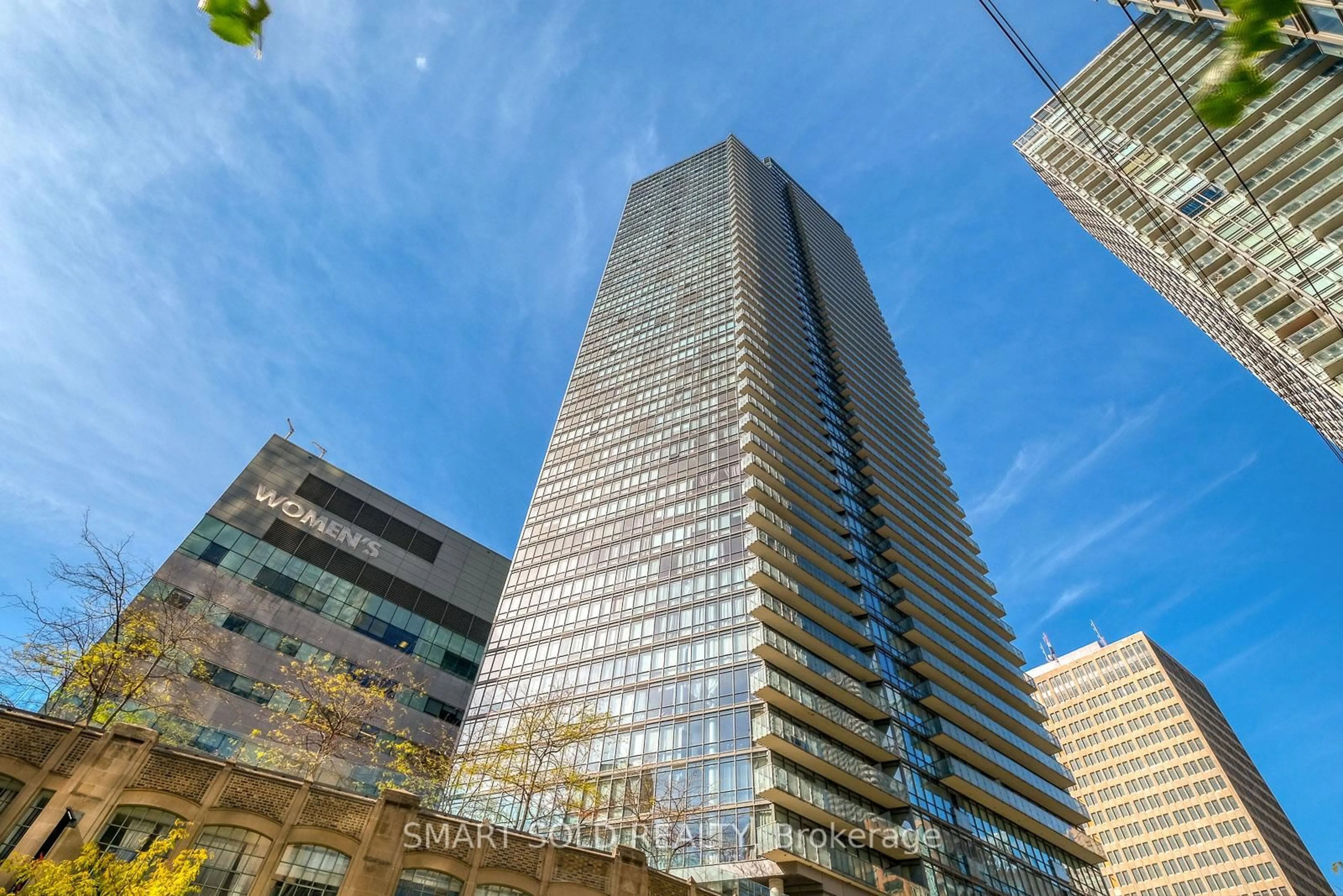 Indoor foyer for 832 Bay St #4010, Toronto Ontario M5S 1Z6