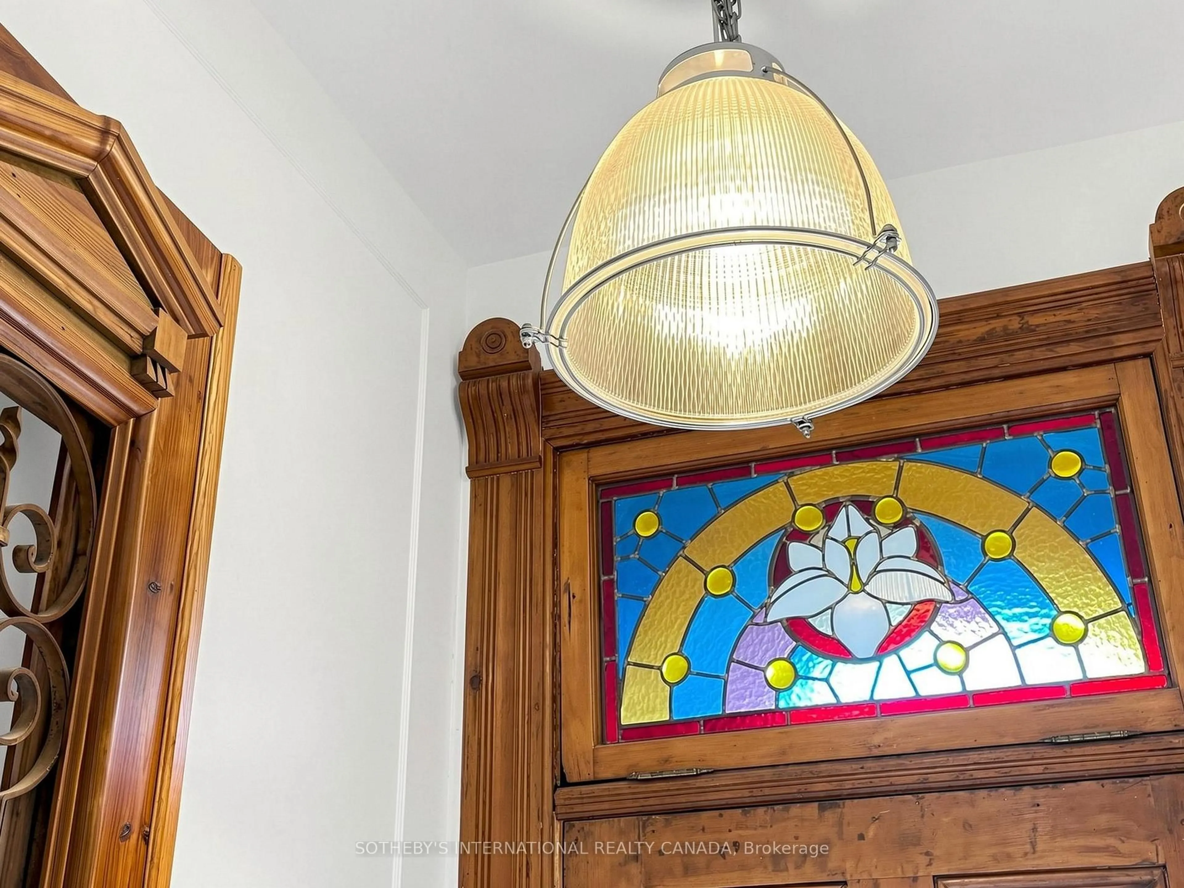 Indoor foyer for 328 Wellesley St, Toronto Ontario M4X 1H3