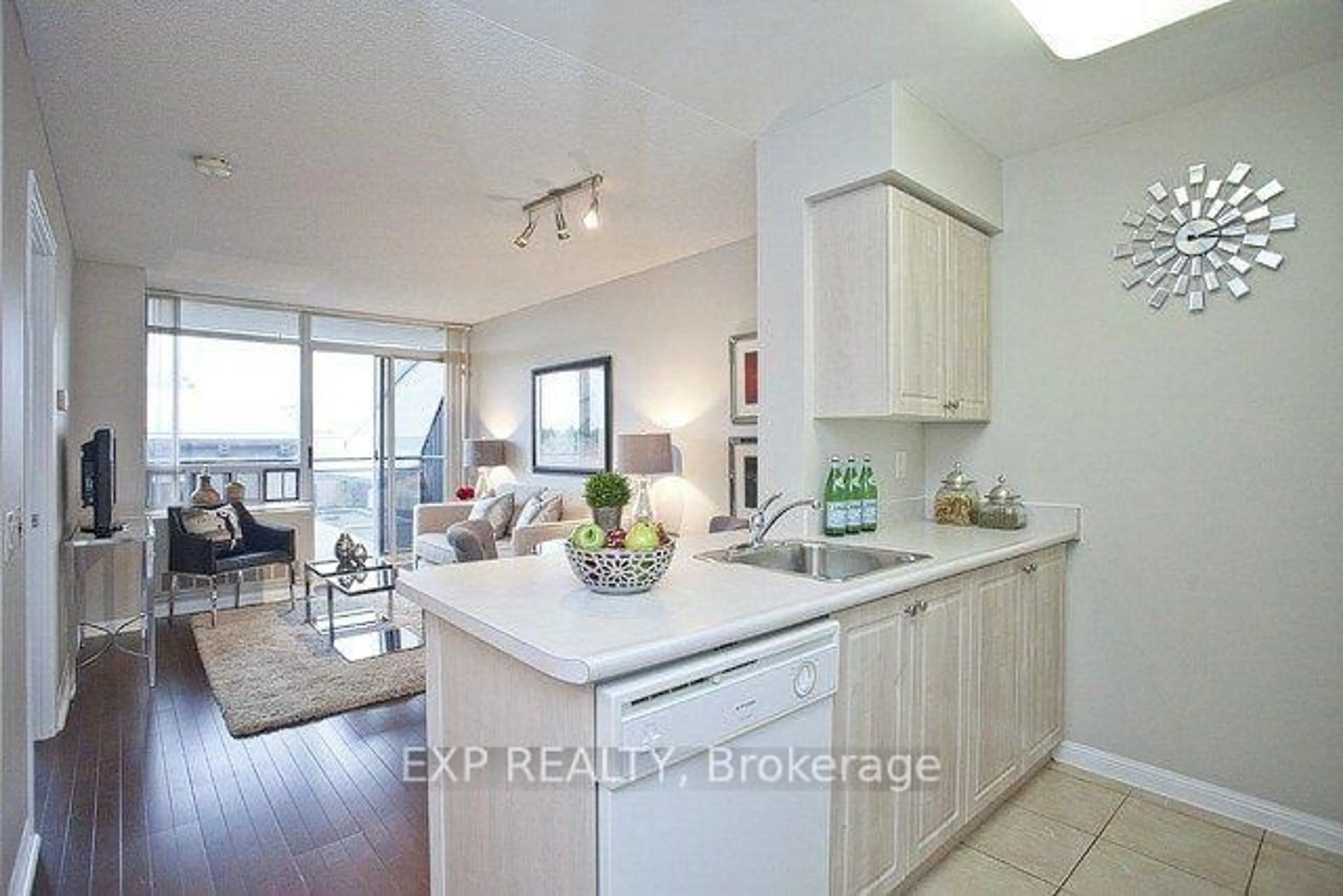 Open concept kitchen, wood/laminate floor for 153 Beecroft Rd #706, Toronto Ontario M2N 7C5