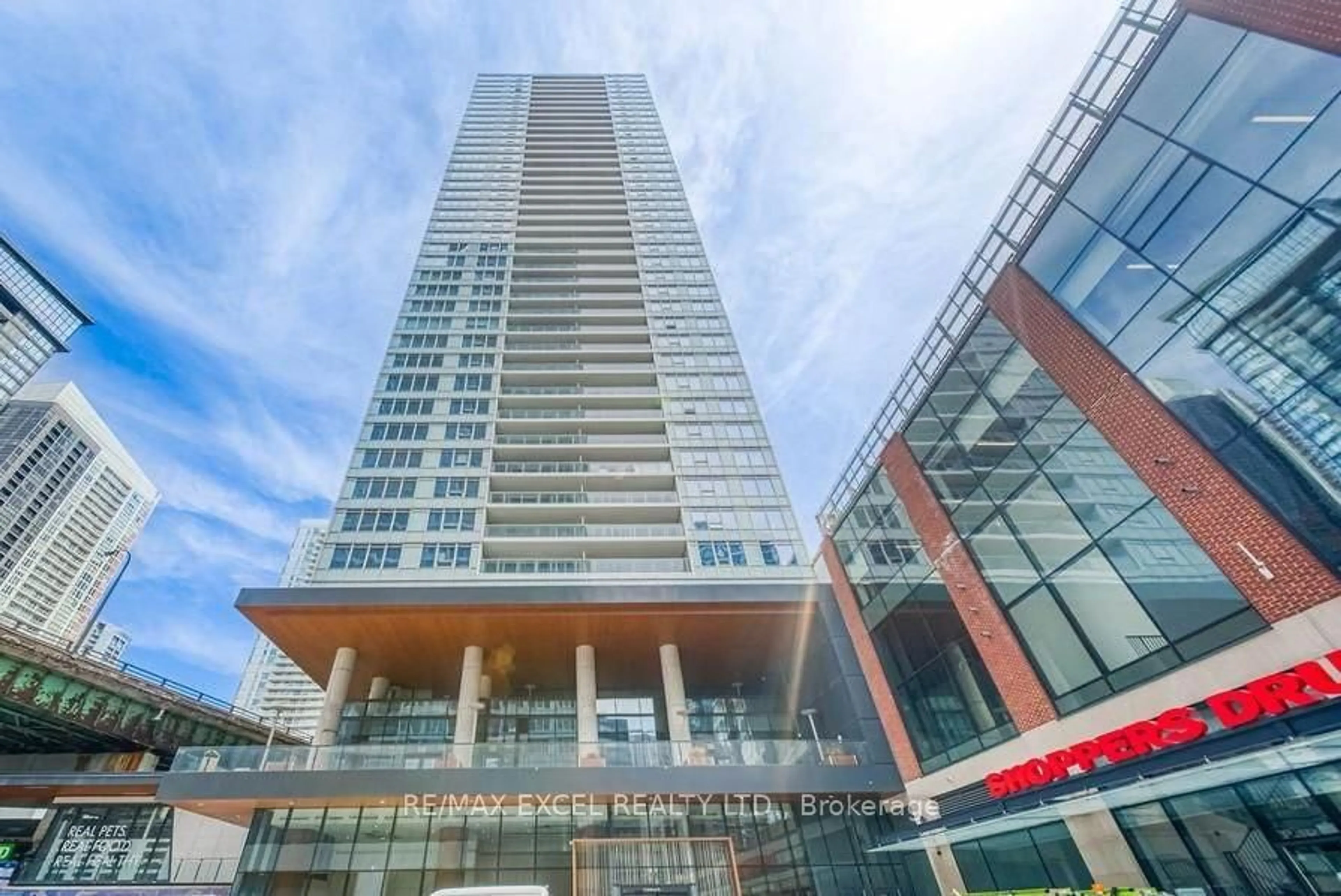 Indoor foyer for 17 Bathurst St #4606, Toronto Ontario M5V 0N1