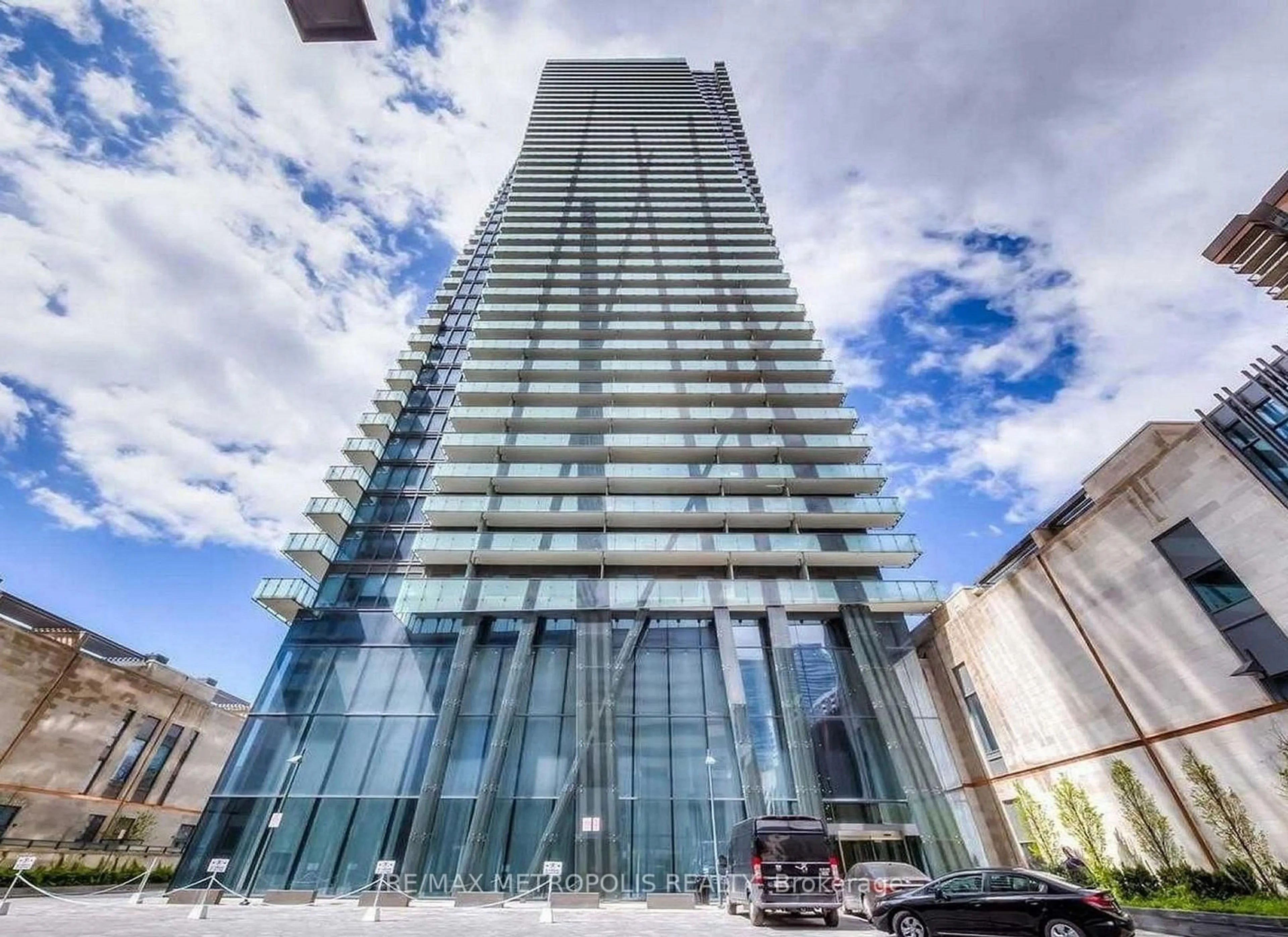 Indoor foyer for 65 St. Mary St #1201, Toronto Ontario M5S 0A6
