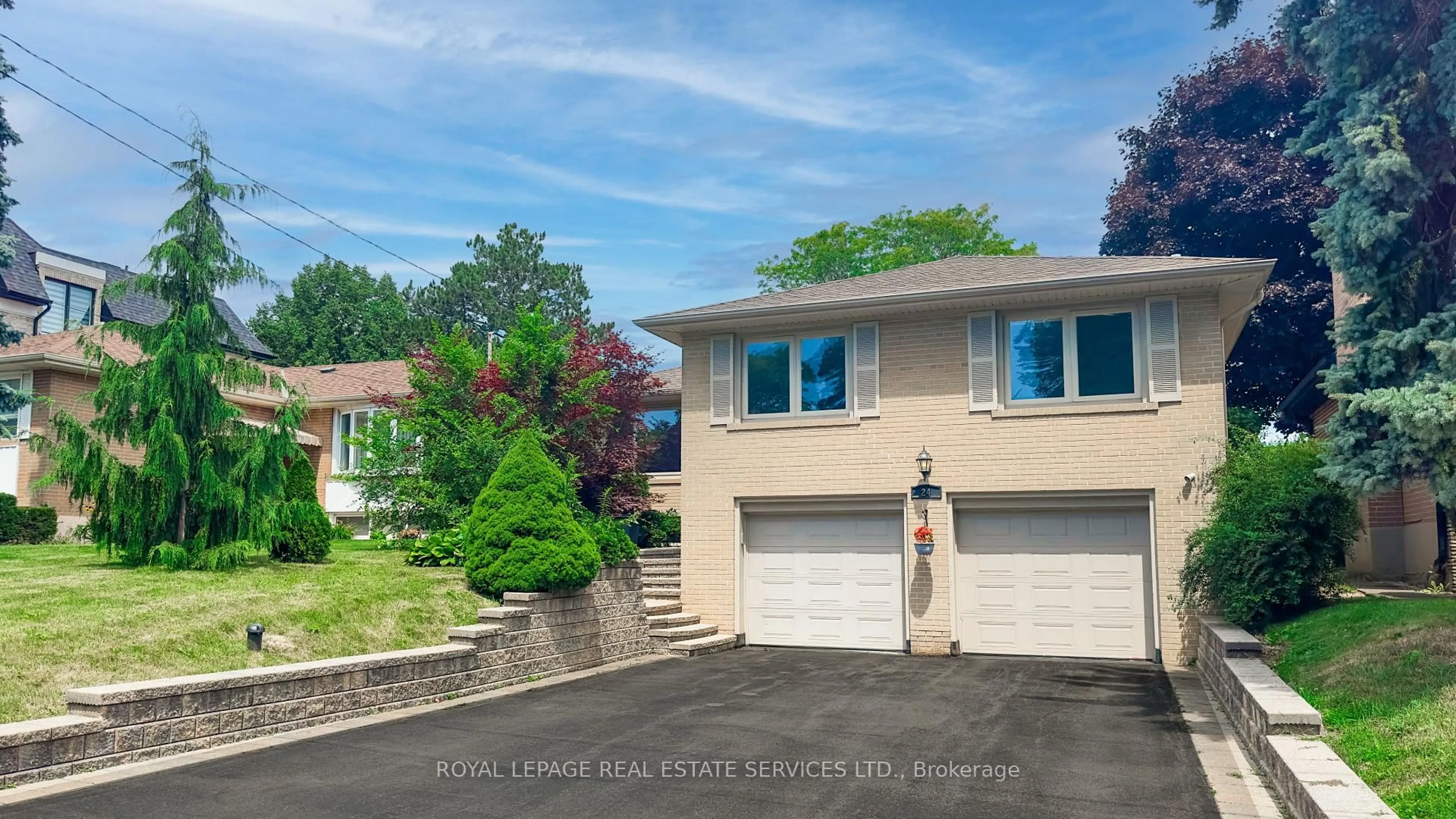 Home with vinyl exterior material, street for 24 Burleigh Heights Dr, Toronto Ontario M2K 1Y7