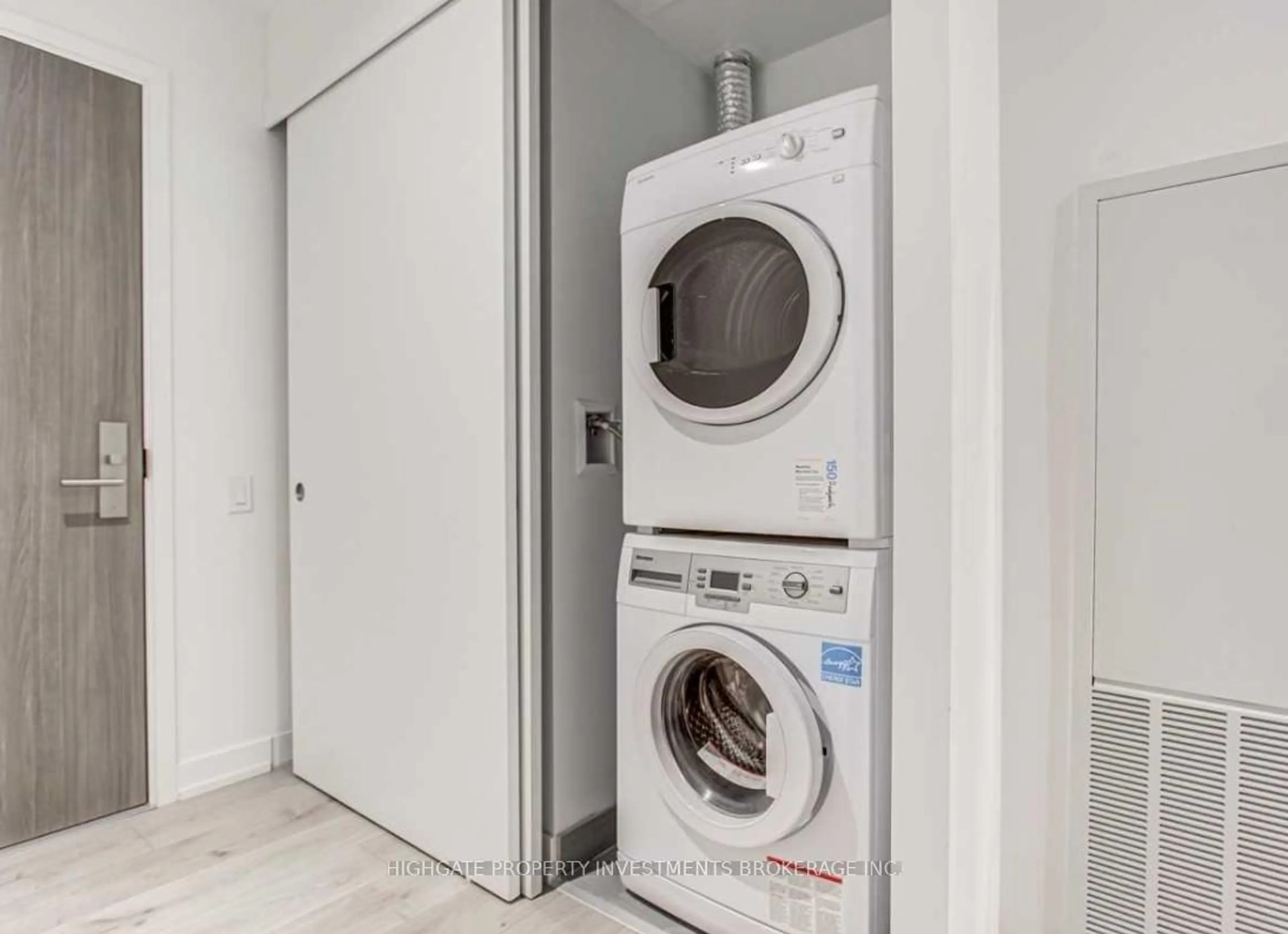 Laundry room for 161 Roehampton Ave #228, Toronto Ontario M4P 1P9