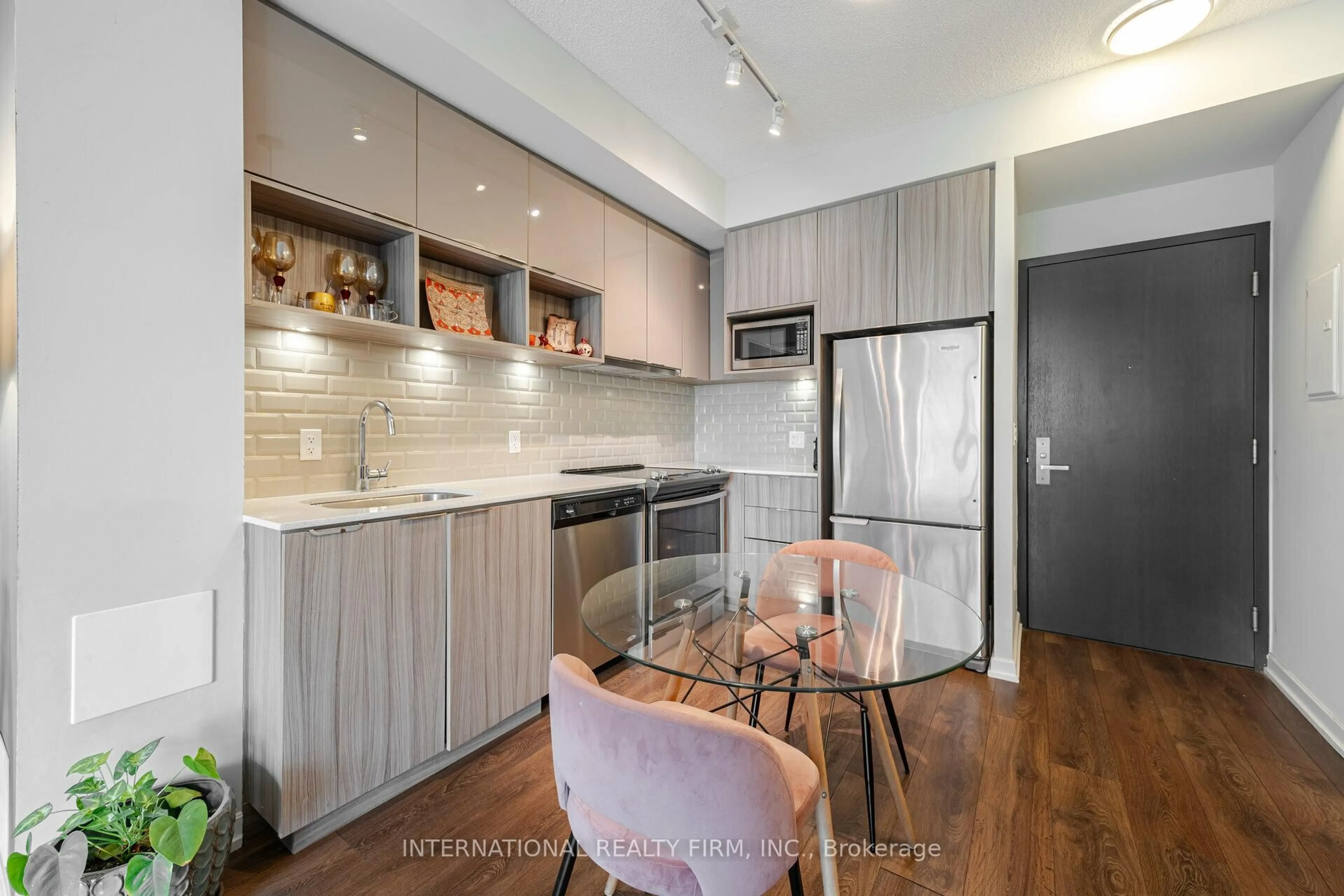 Unknown for 52 Forest Manor Rd #303, Toronto Ontario M2J 0E2