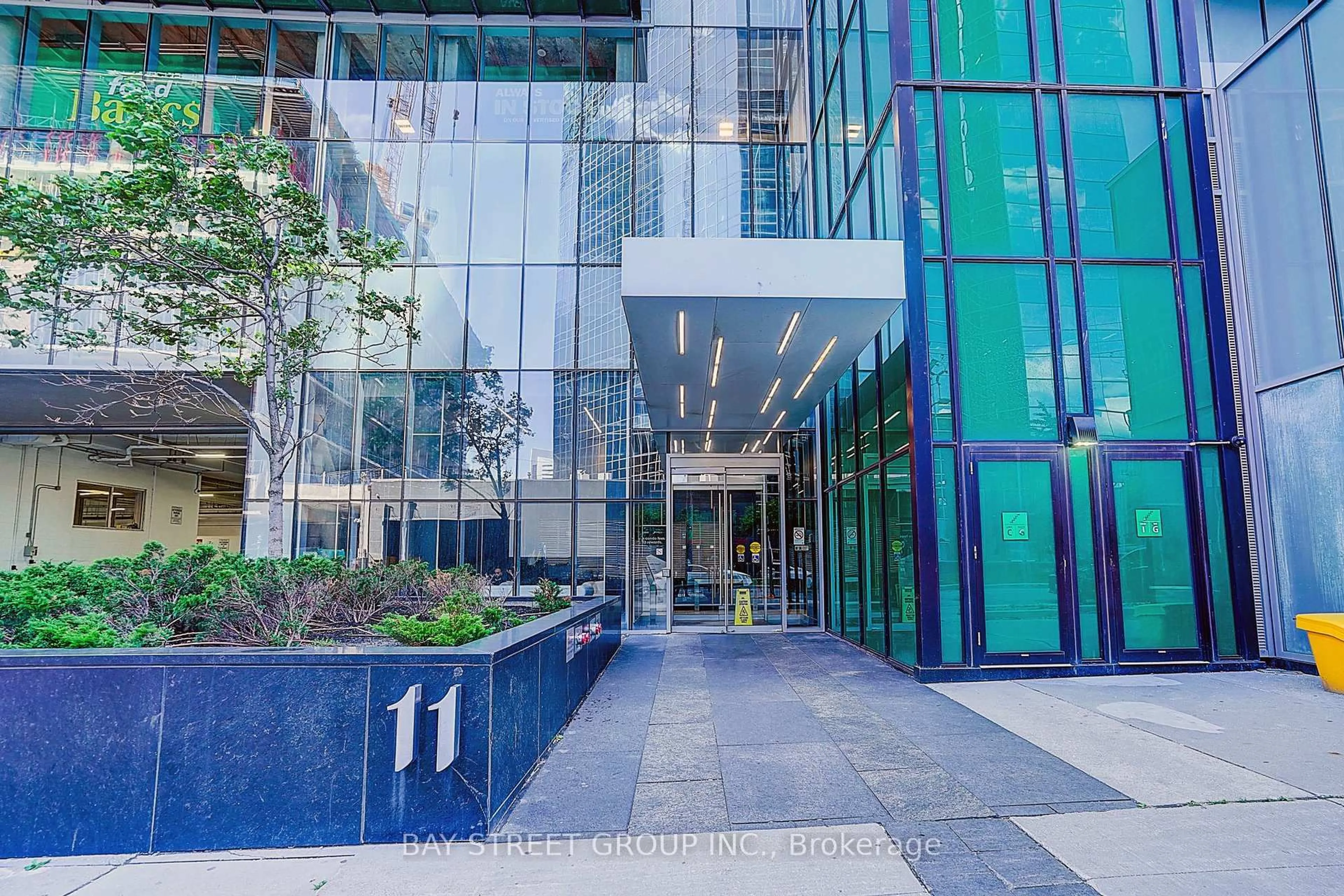 Indoor foyer for 11 Bogert Ave #3209, Toronto Ontario M2N 1K4