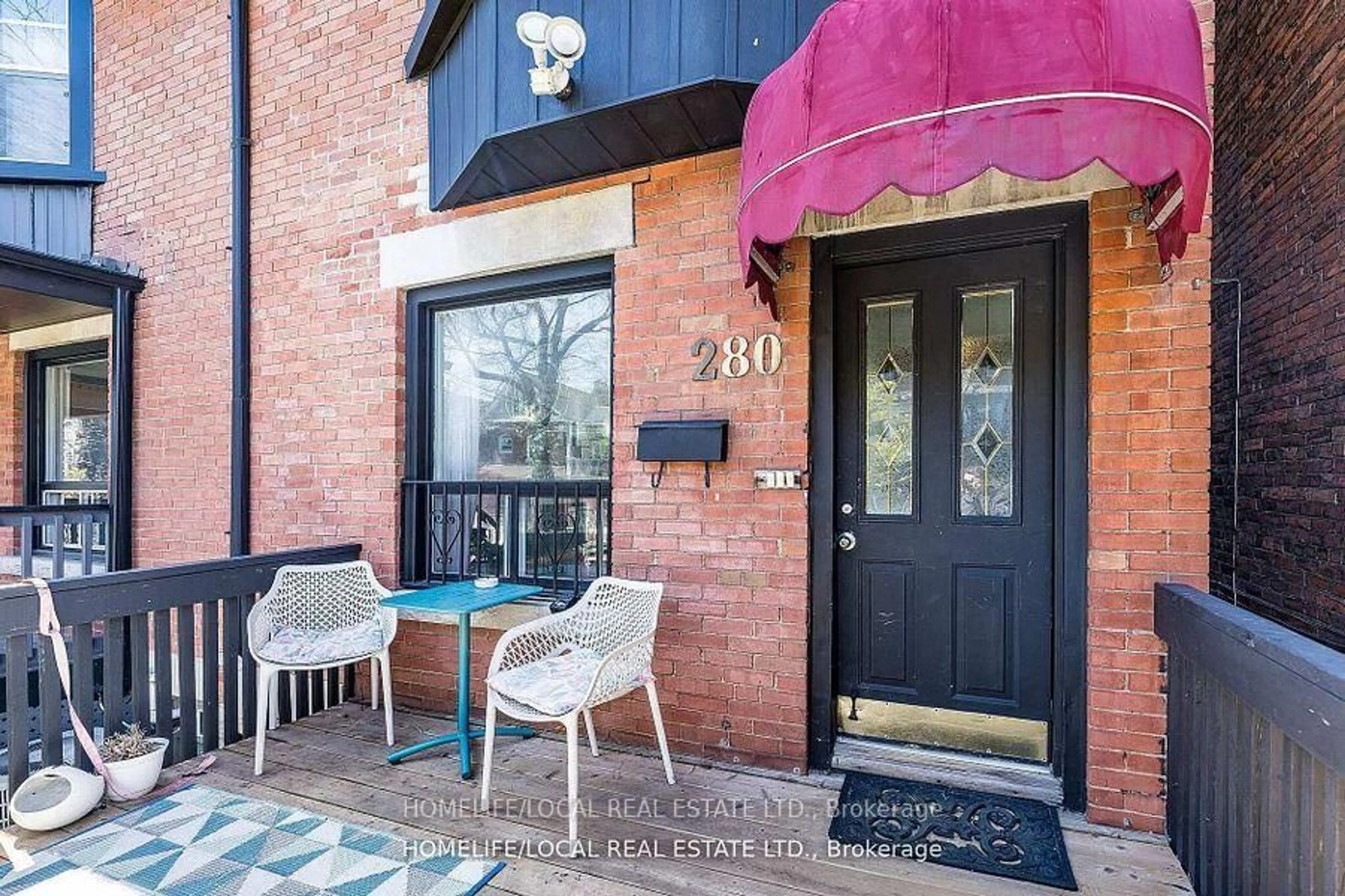 Indoor entryway for 280 St Clarens Ave, Toronto Ontario M6H 3W3