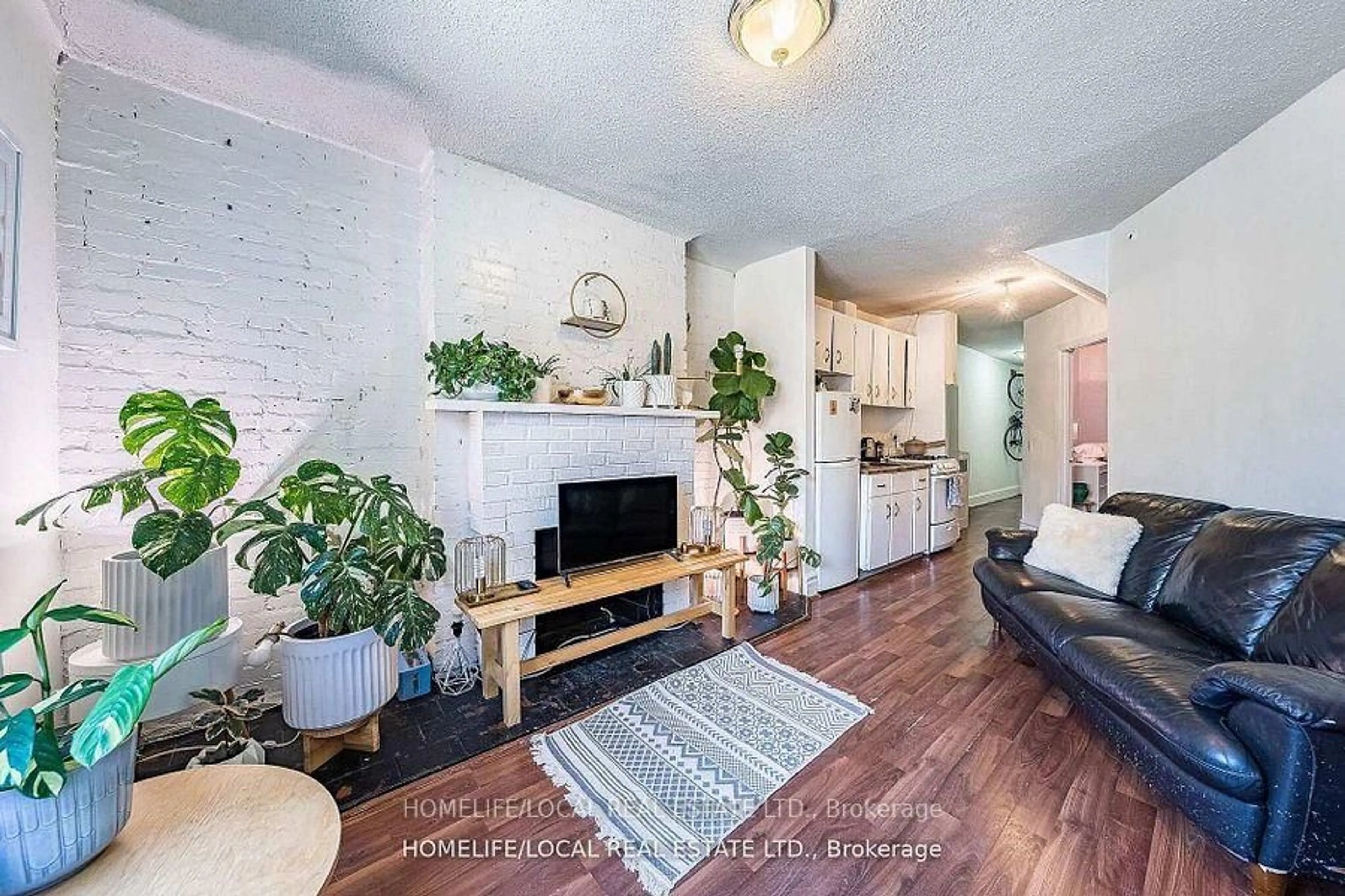 Living room with furniture, unknown for 280 St Clarens Ave, Toronto Ontario M6H 3W3