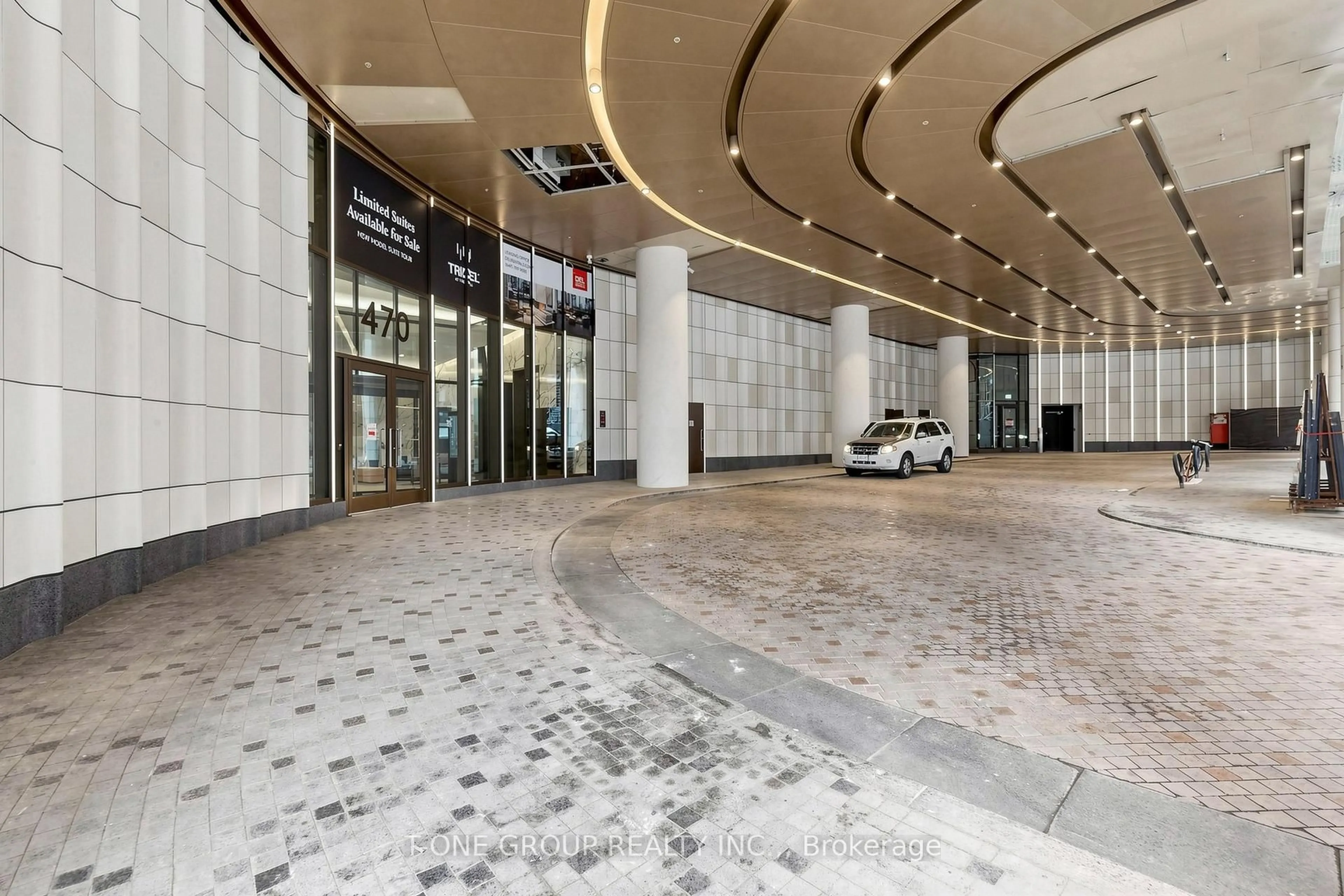 Indoor foyer for 470 Front St #1708, Toronto Ontario M5V 0V6