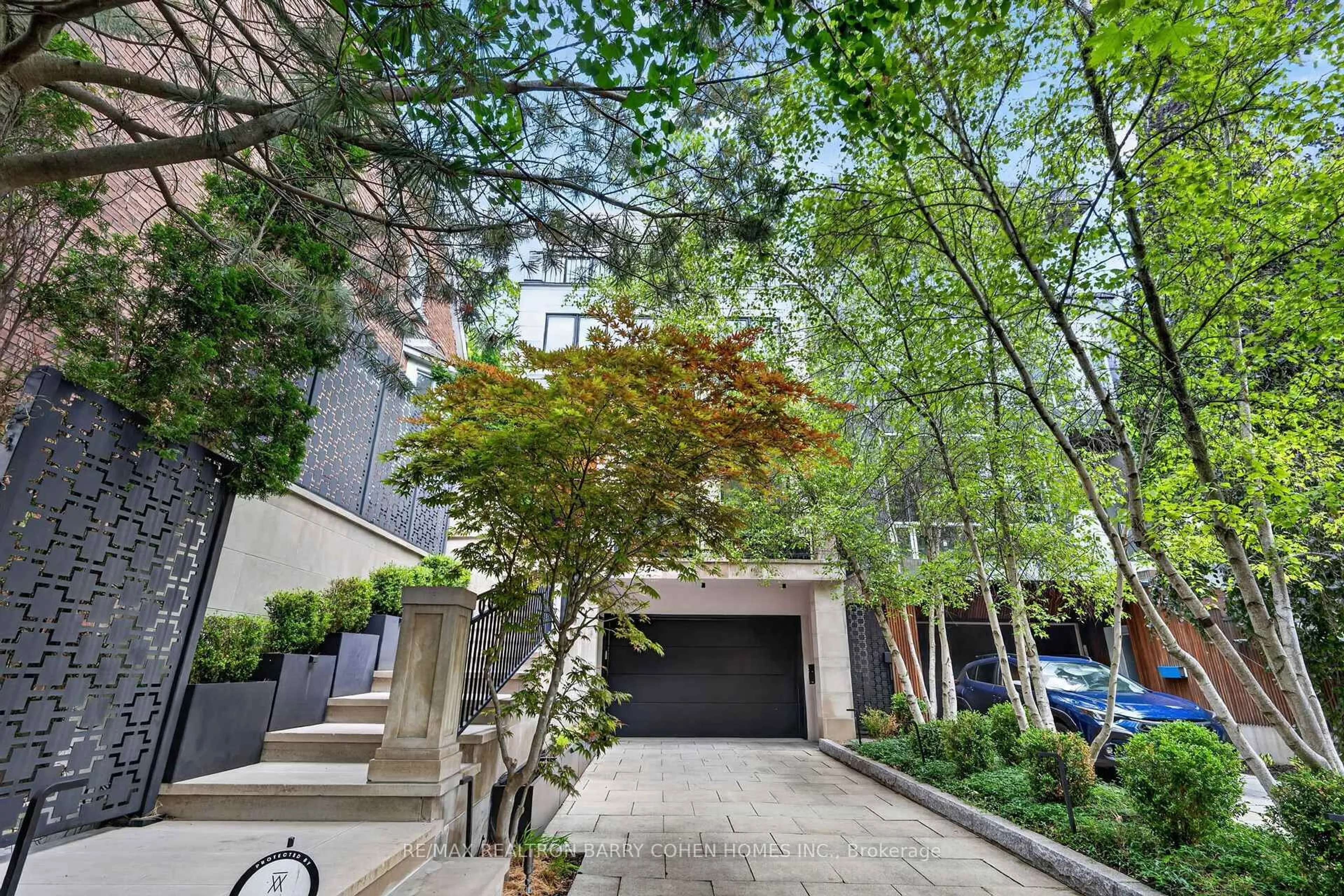 Unknown for 20B Woodlawn Ave, Toronto Ontario M4V 1G7