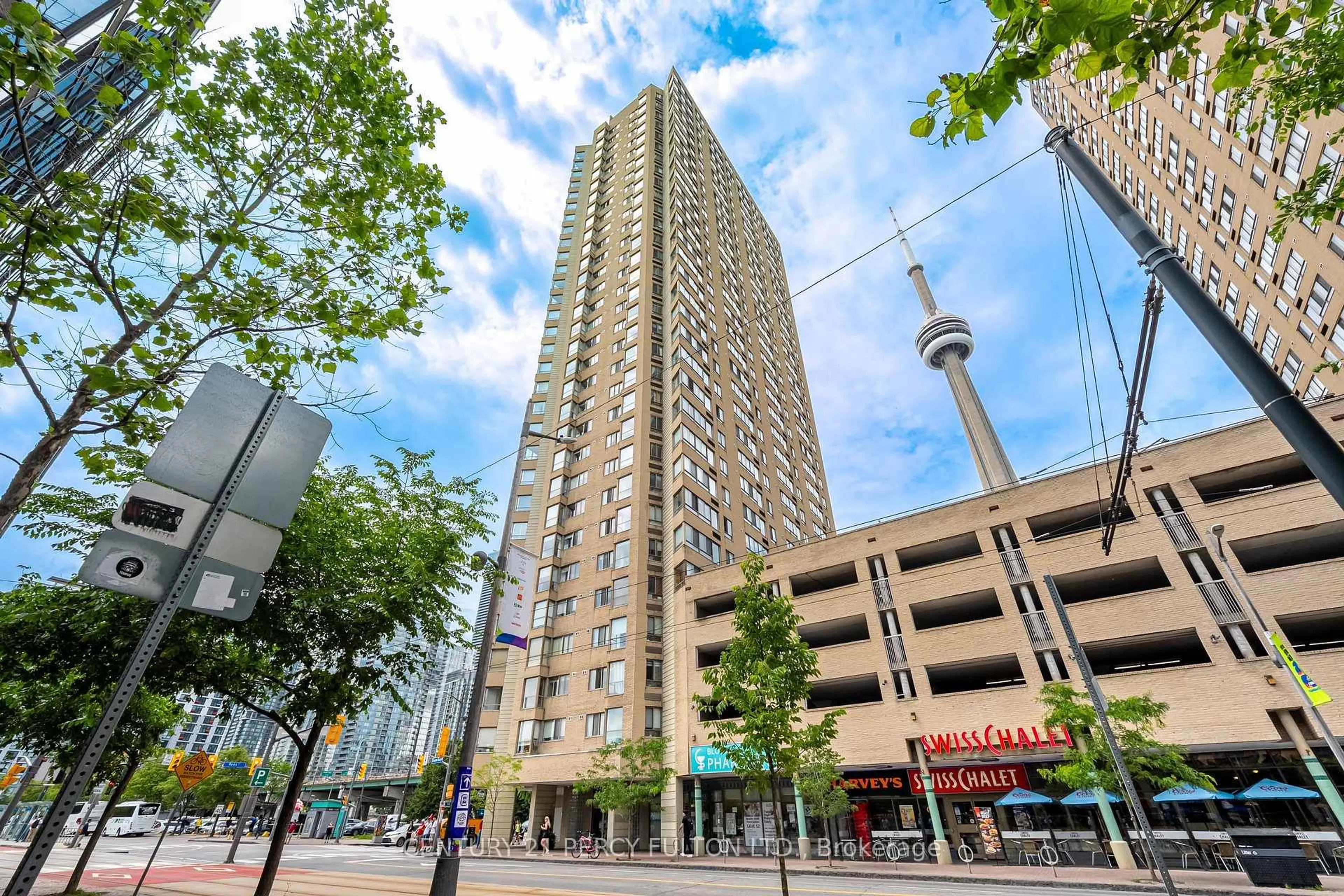 Patio, unknown for 270 Queens Quay #2606, Toronto Ontario M5J 2N4
