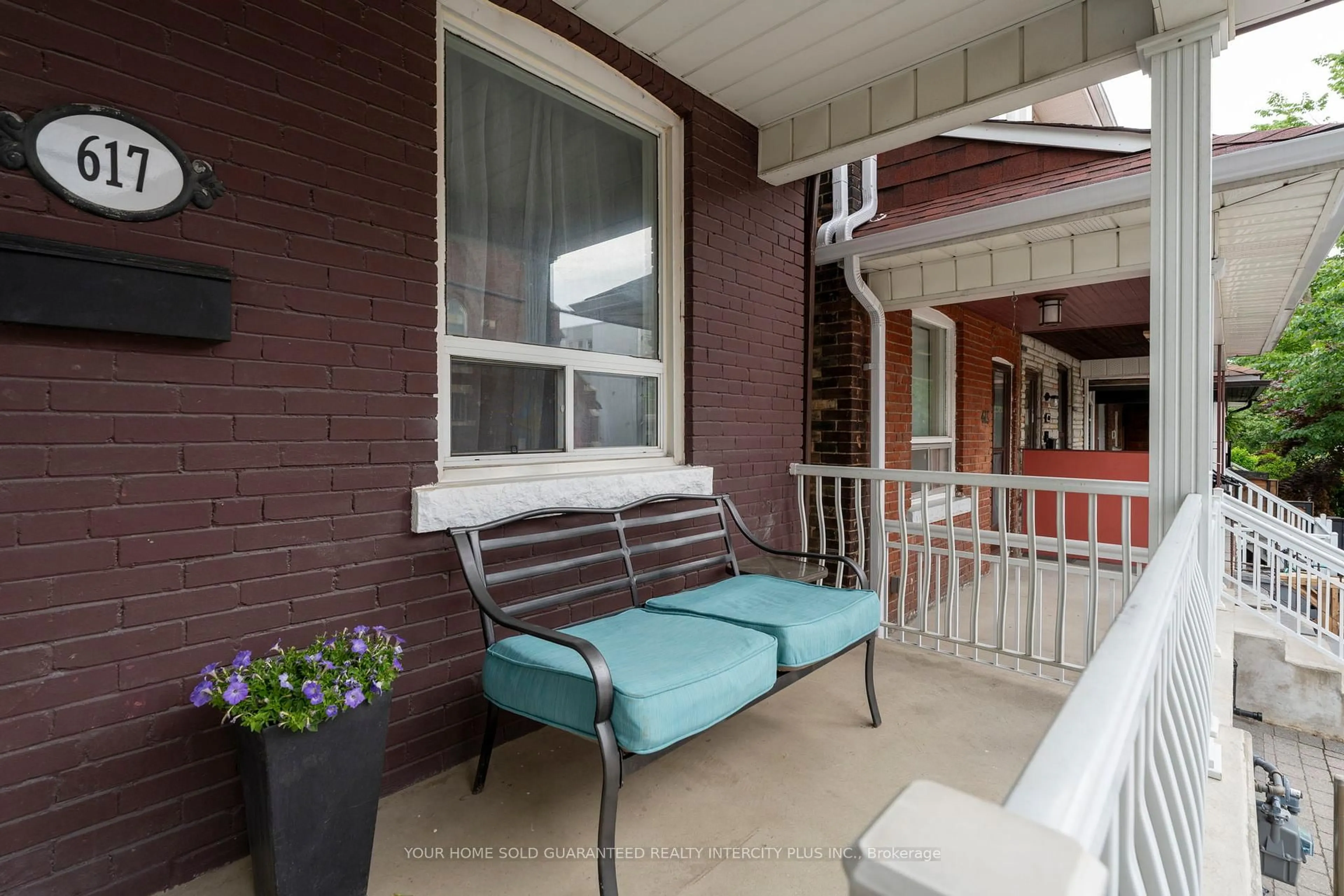 Patio, street for 617 Delaware Ave, Toronto Ontario M6H 2V3