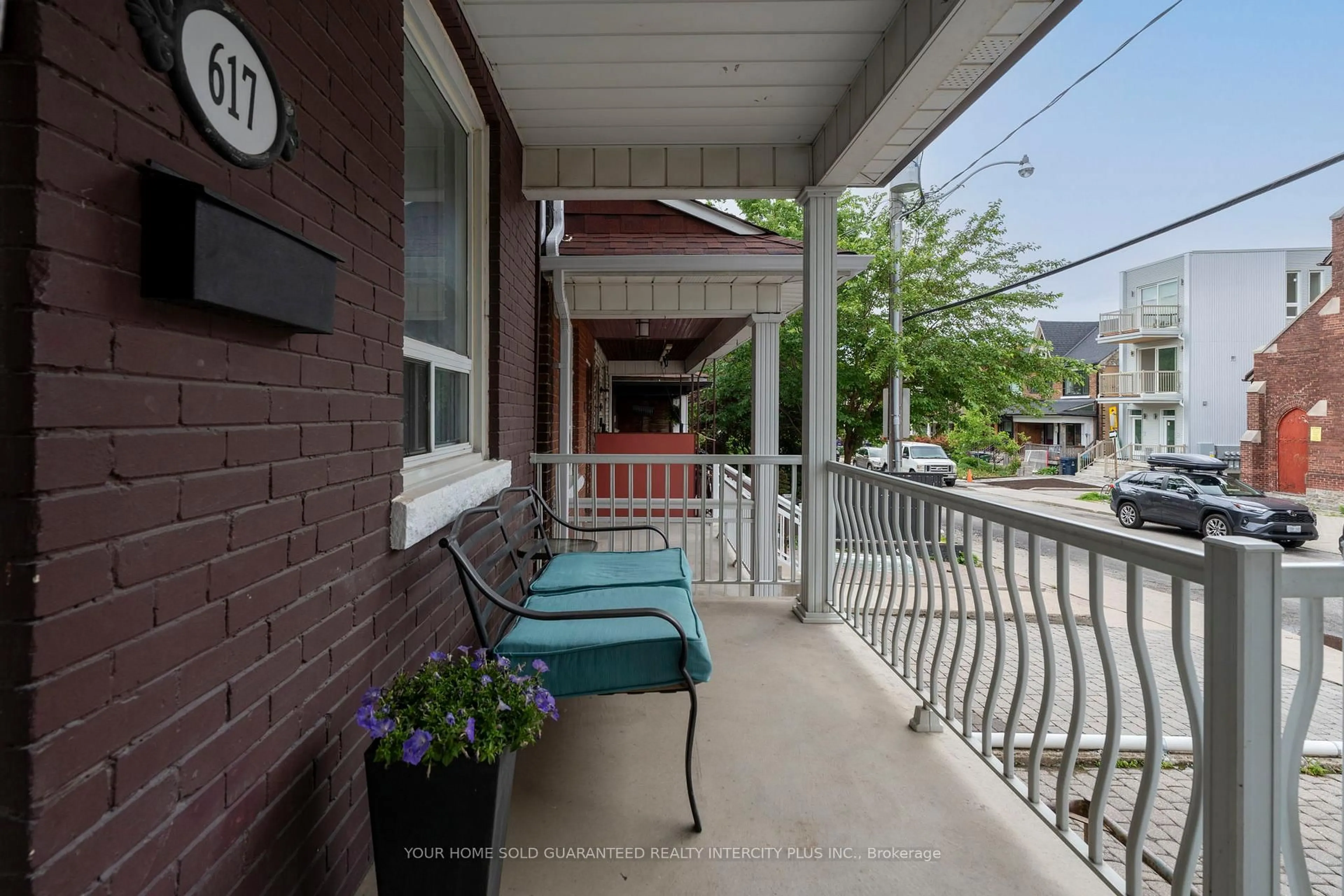 Patio, street for 617 Delaware Ave, Toronto Ontario M6H 2V3