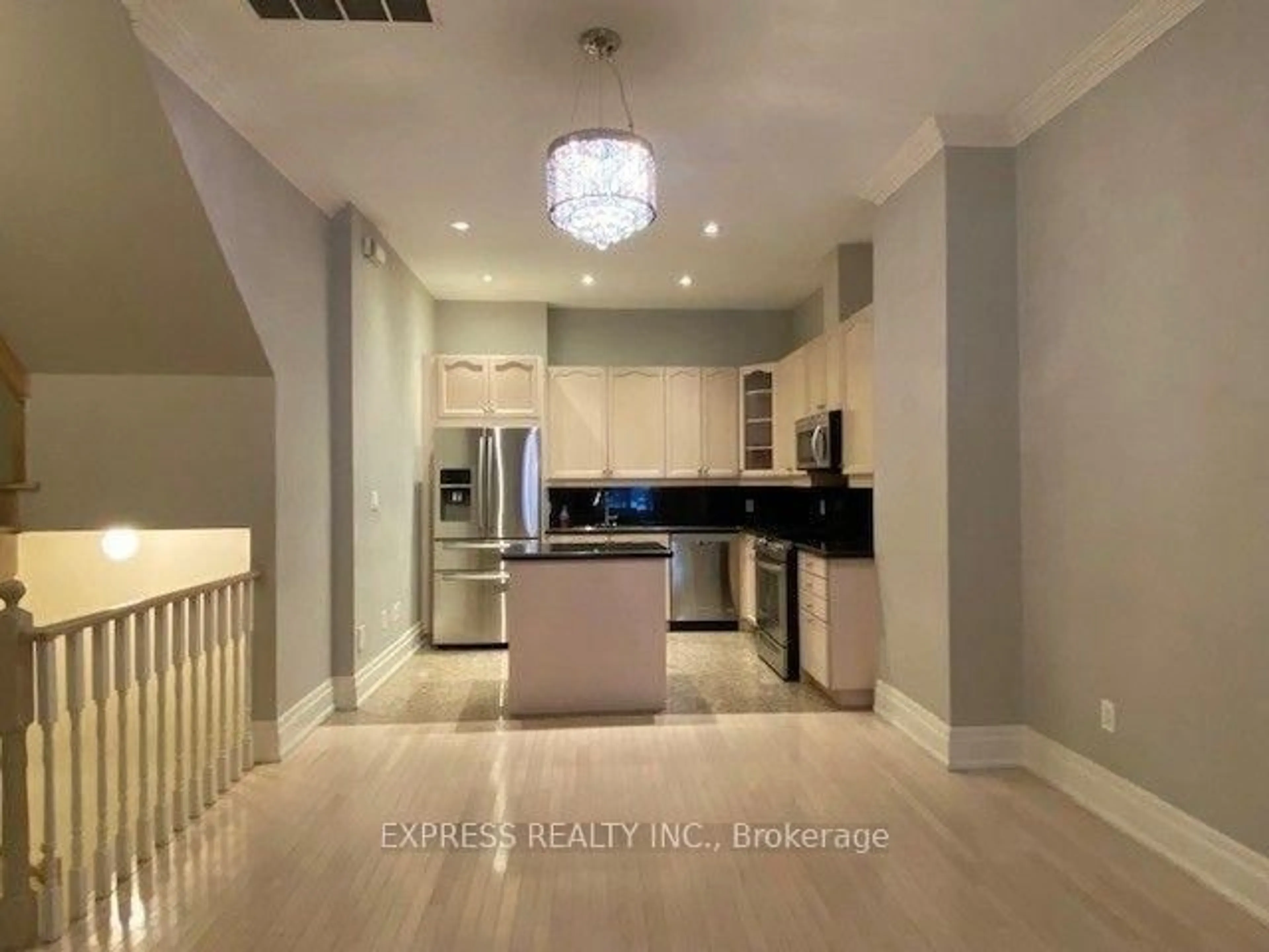 Open concept kitchen, ceramic/tile floor for 51 York Mills Rd #302, Toronto Ontario M2P 1B6