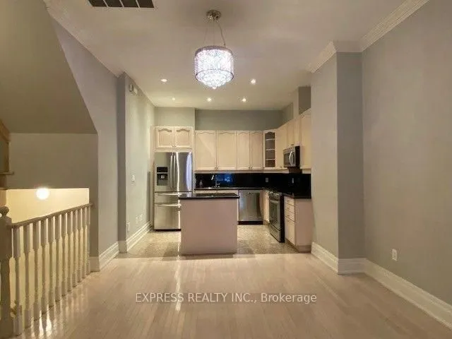 51 York Mills Rd #302, Toronto 5