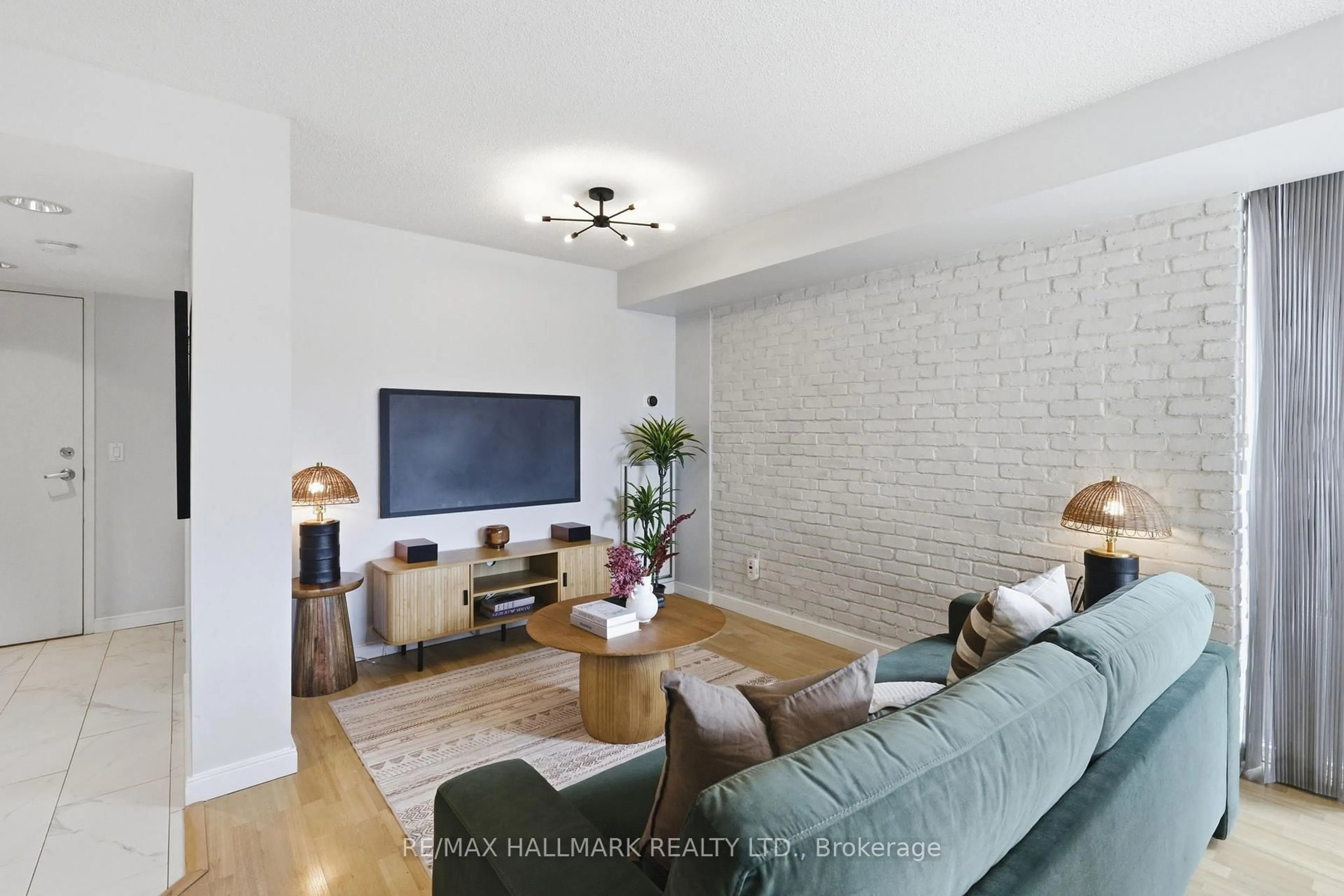 Living room with furniture, unknown for 311 Richmond St #303, Toronto Ontario M5A 4S7