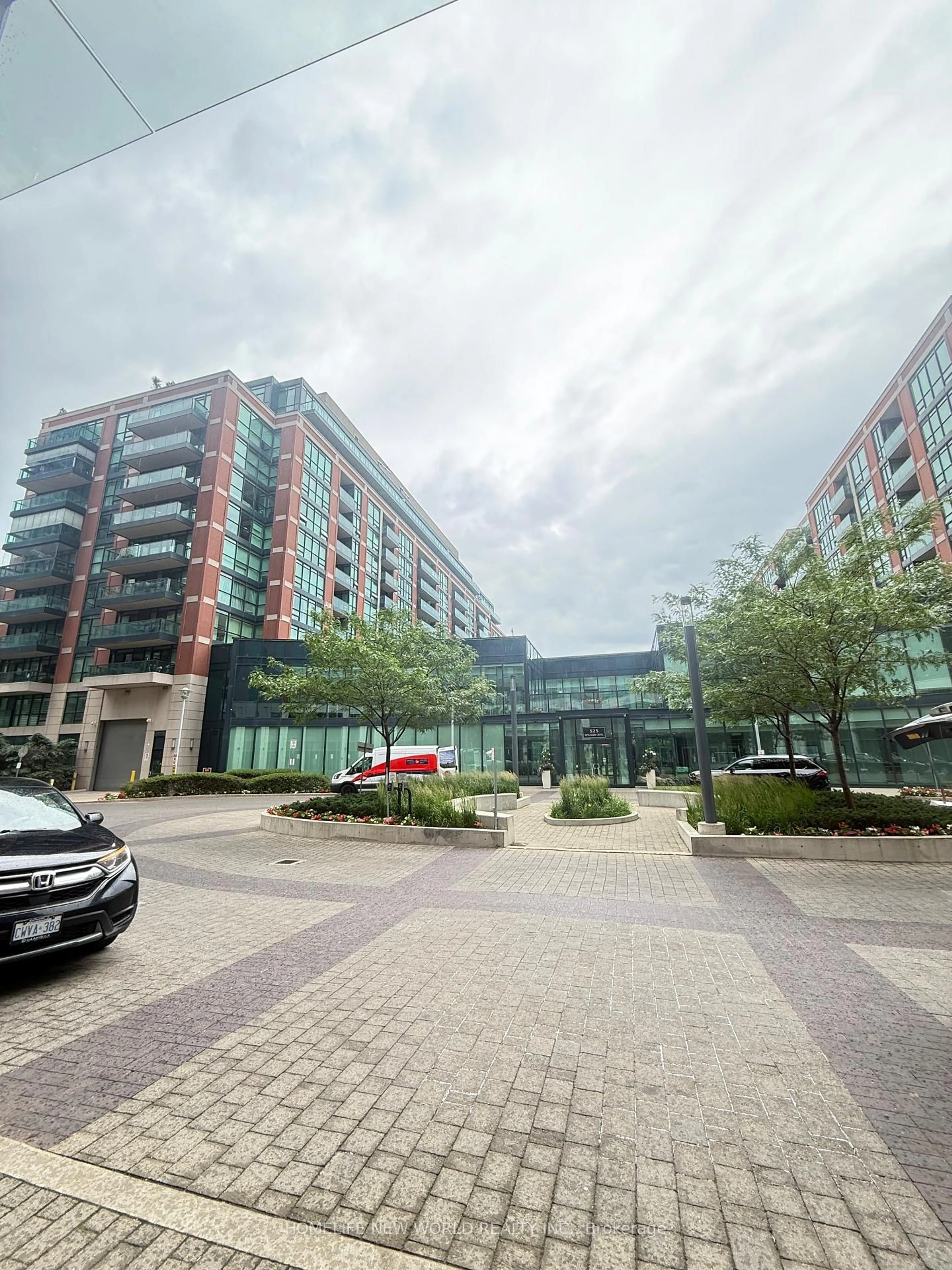 Indoor foyer for 525 Wilson Ave #343, Toronto Ontario M3H 0A7