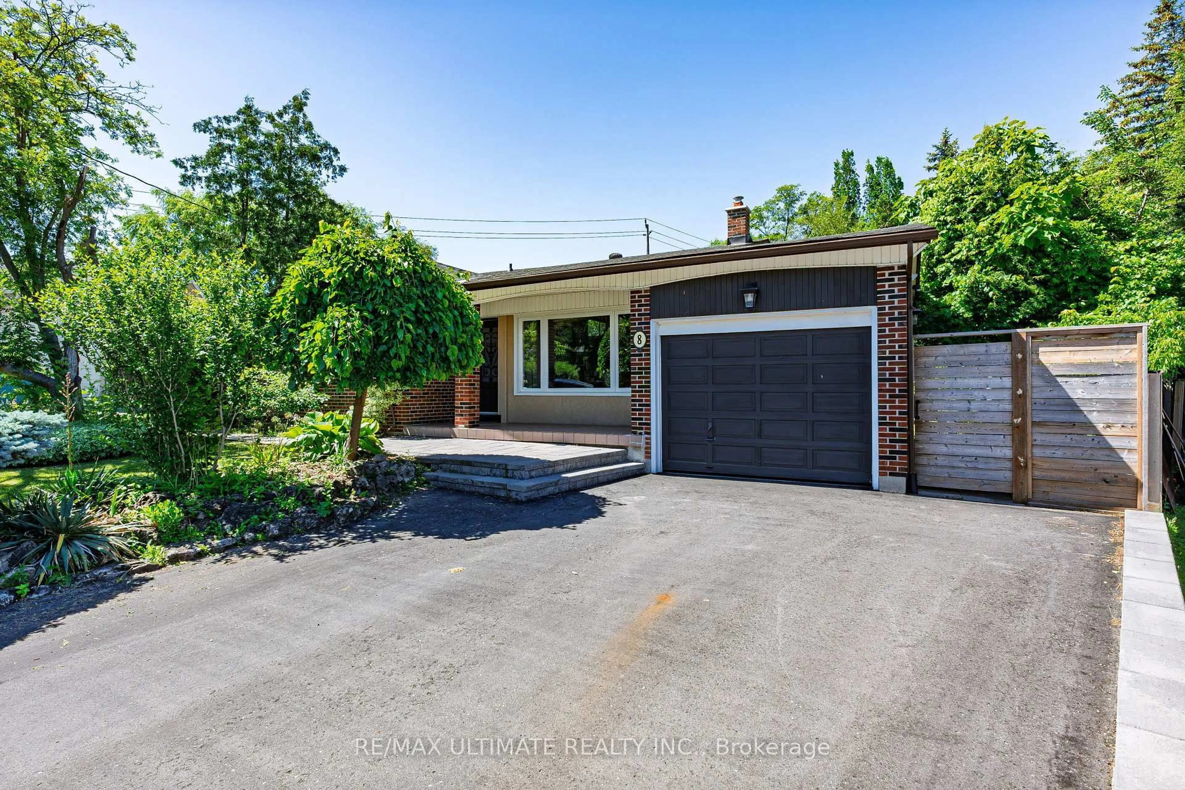 A pic from outside/outdoor area/front of a property/back of a property/a pic from drone, street for 8 Nordic Pl, Toronto Ontario M3A 2H9