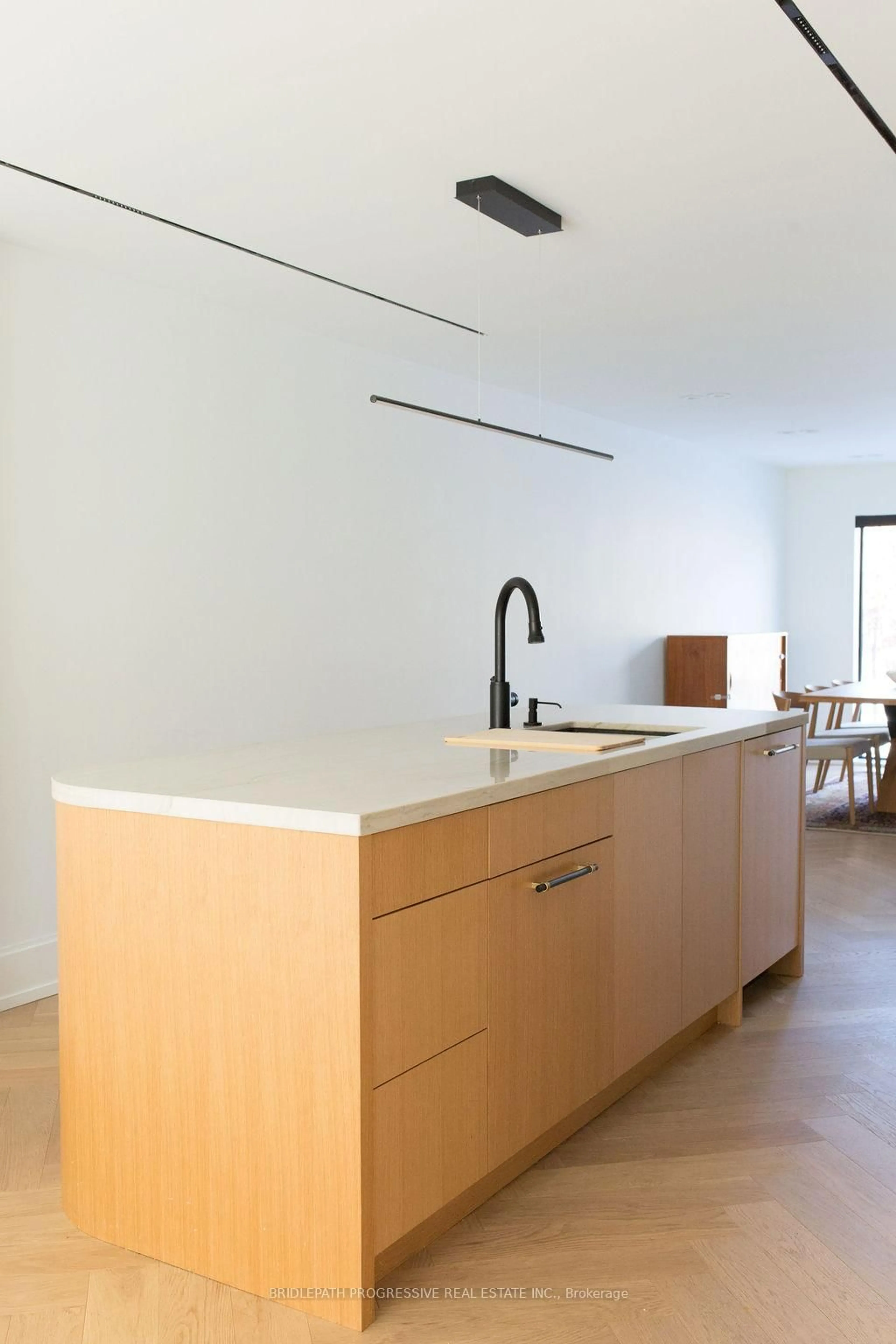 Contemporary kitchen, unknown for 127 Glenvale Blvd, Toronto Ontario M4G 2W1
