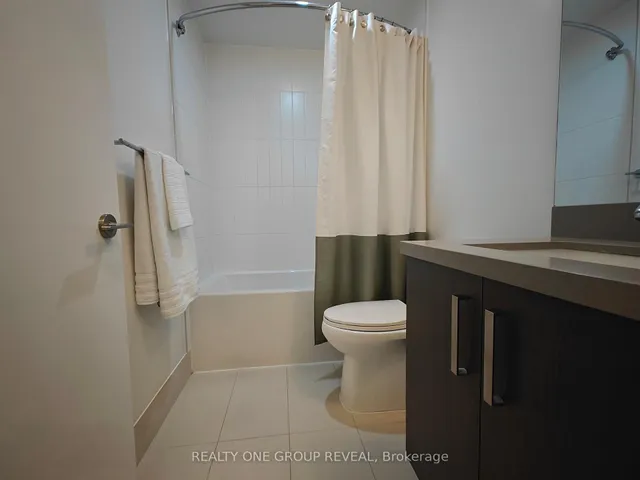 455 Front St #213S, Toronto 5