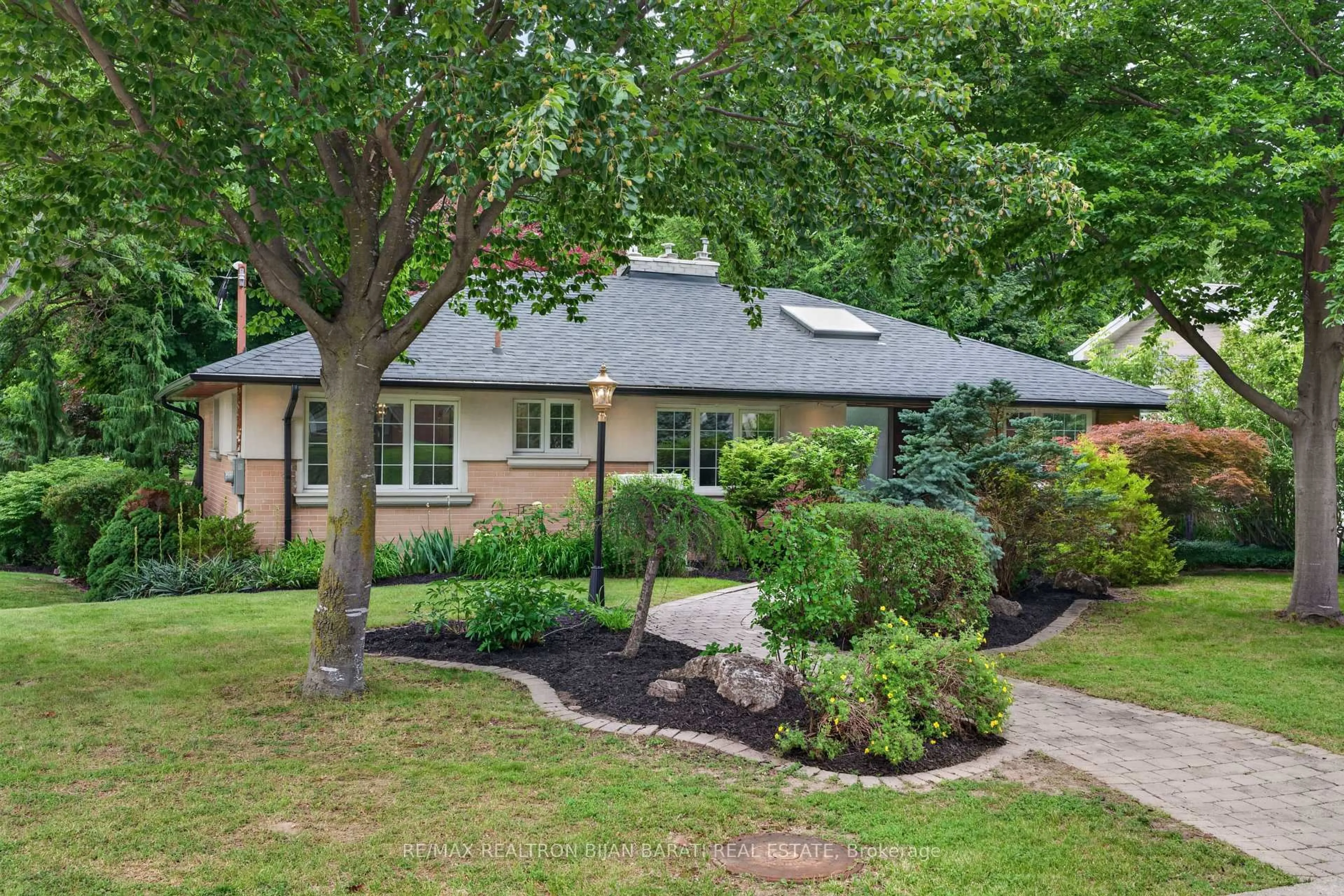 Home with brick exterior material, street for 53 Sumner Heights Dr, Toronto Ontario M2K 1Y5