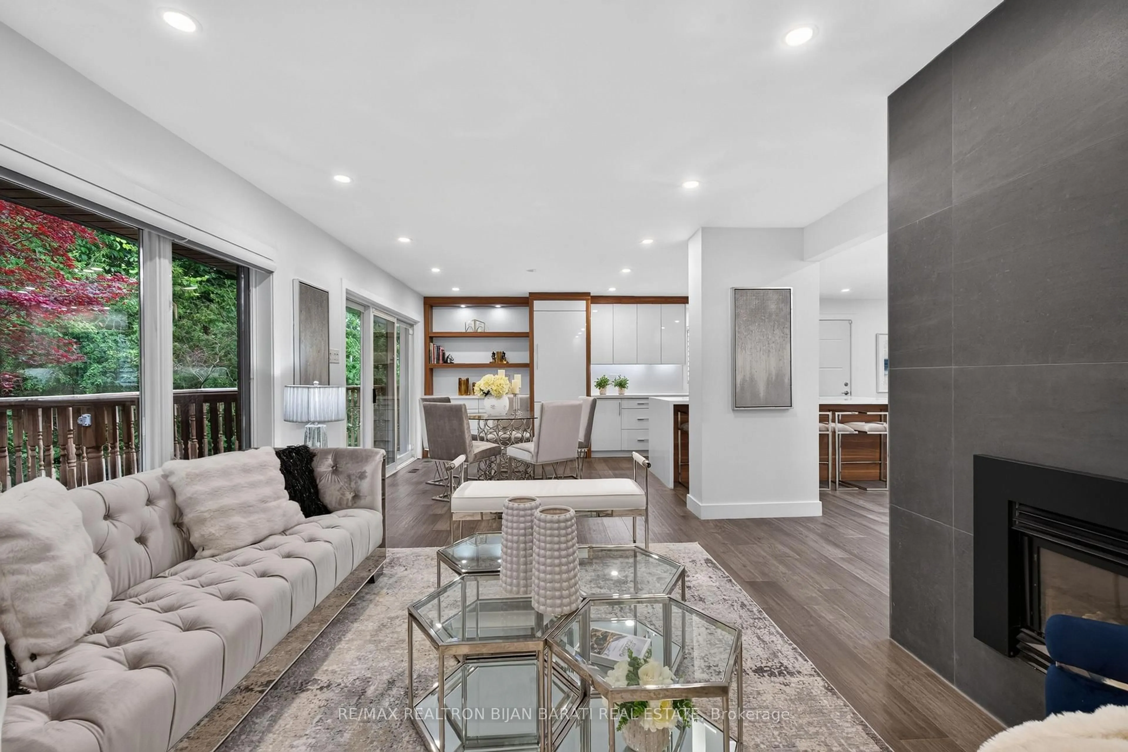 Living room with furniture, unknown for 53 Sumner Heights Dr, Toronto Ontario M2K 1Y5