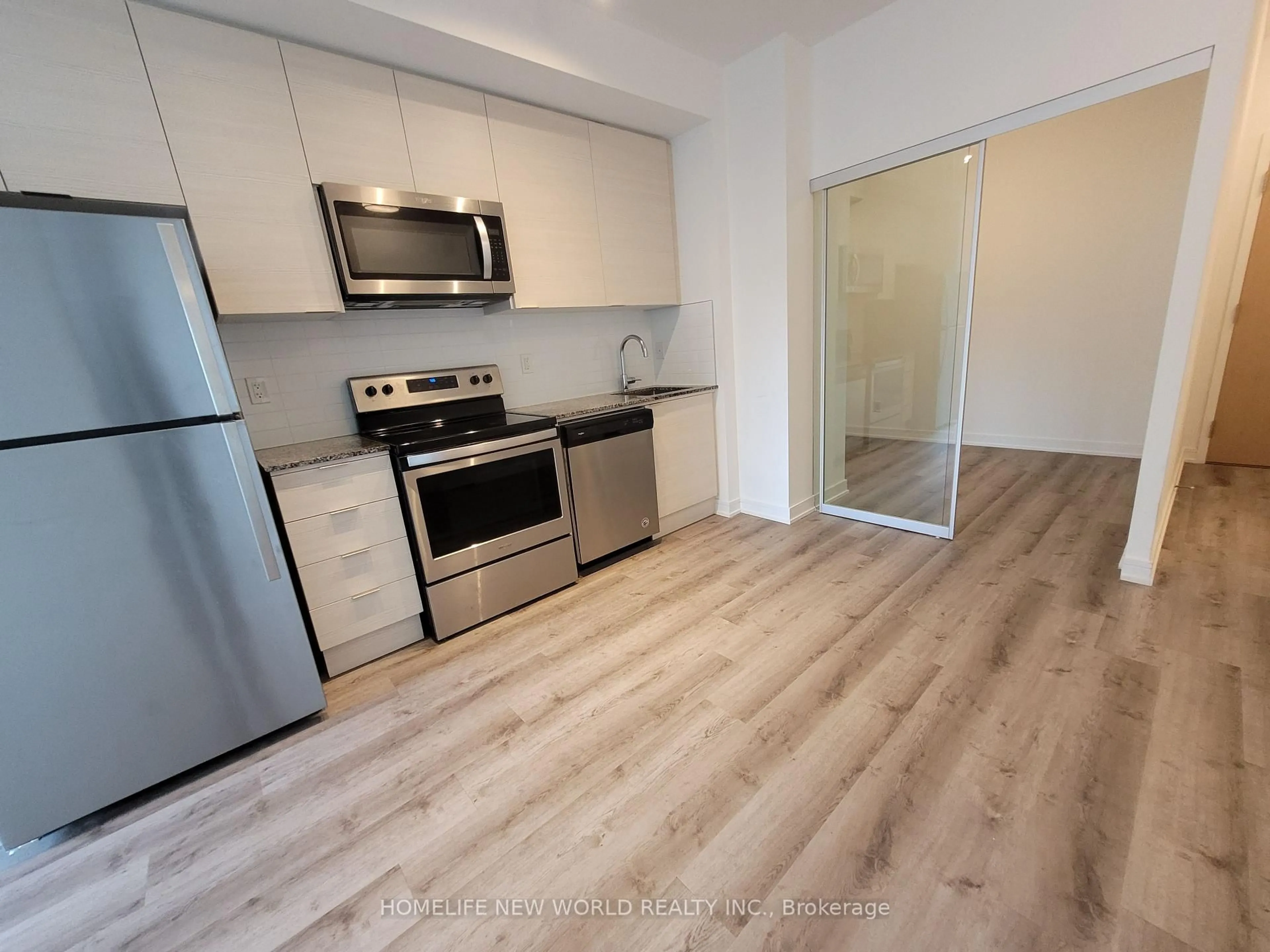 Standard kitchen, unknown for 621 Sheppard Ave #710, Toronto Ontario M2K 0G4