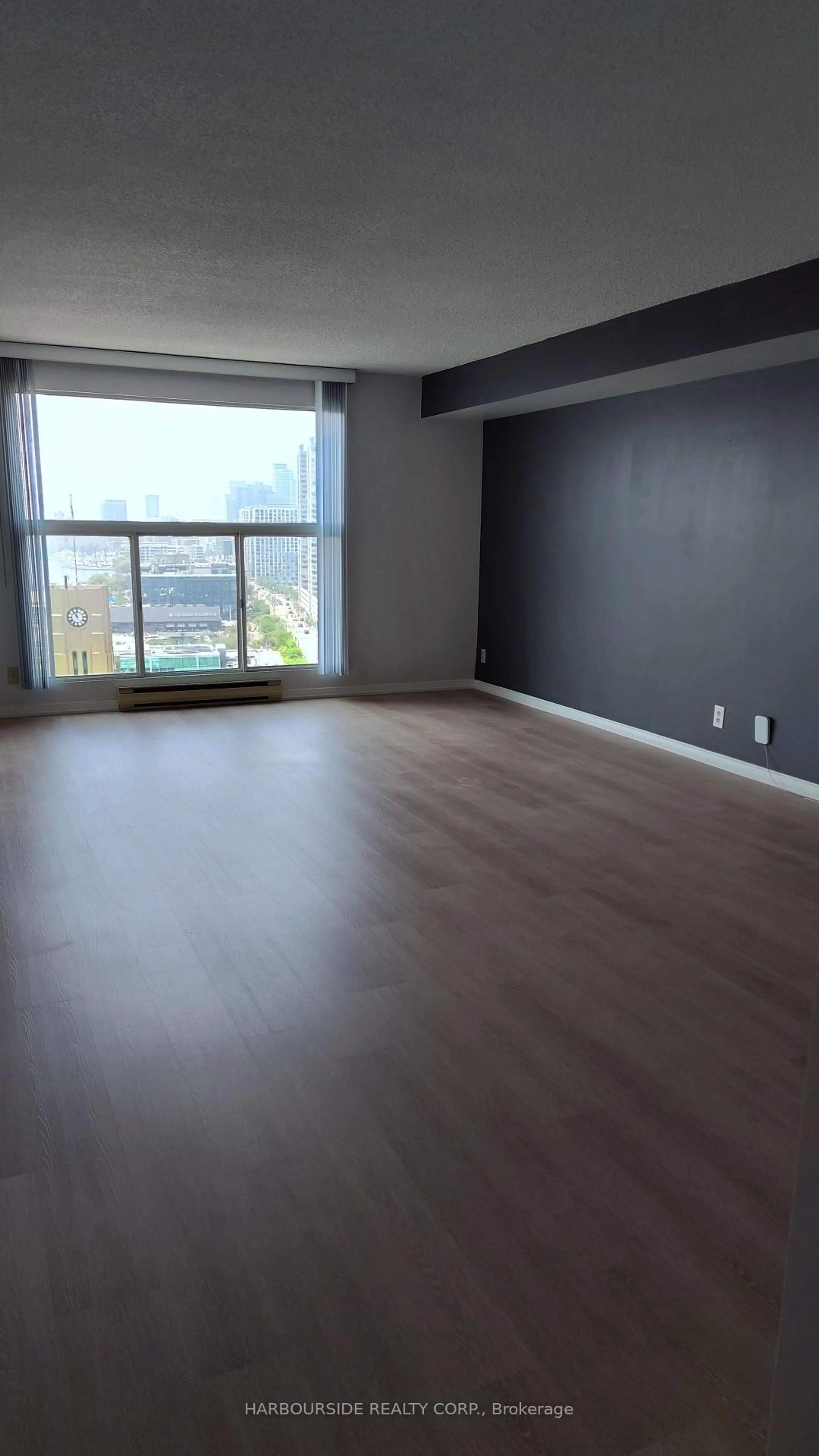 A pic of a room for 77 Harbour Sq #2009, Toronto Ontario M5J 2S2