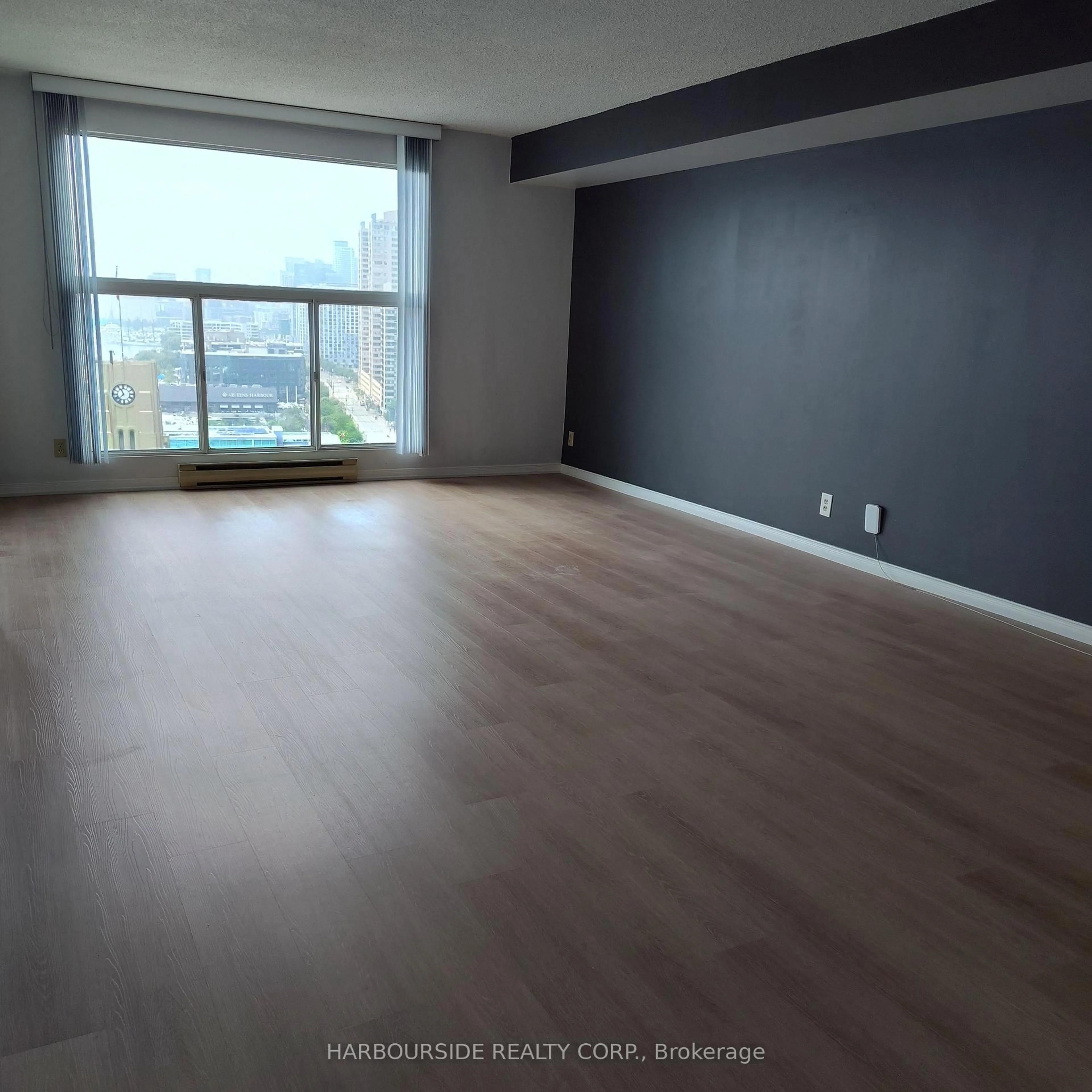 A pic of a room for 77 Harbour Sq #2009, Toronto Ontario M5J 2S2