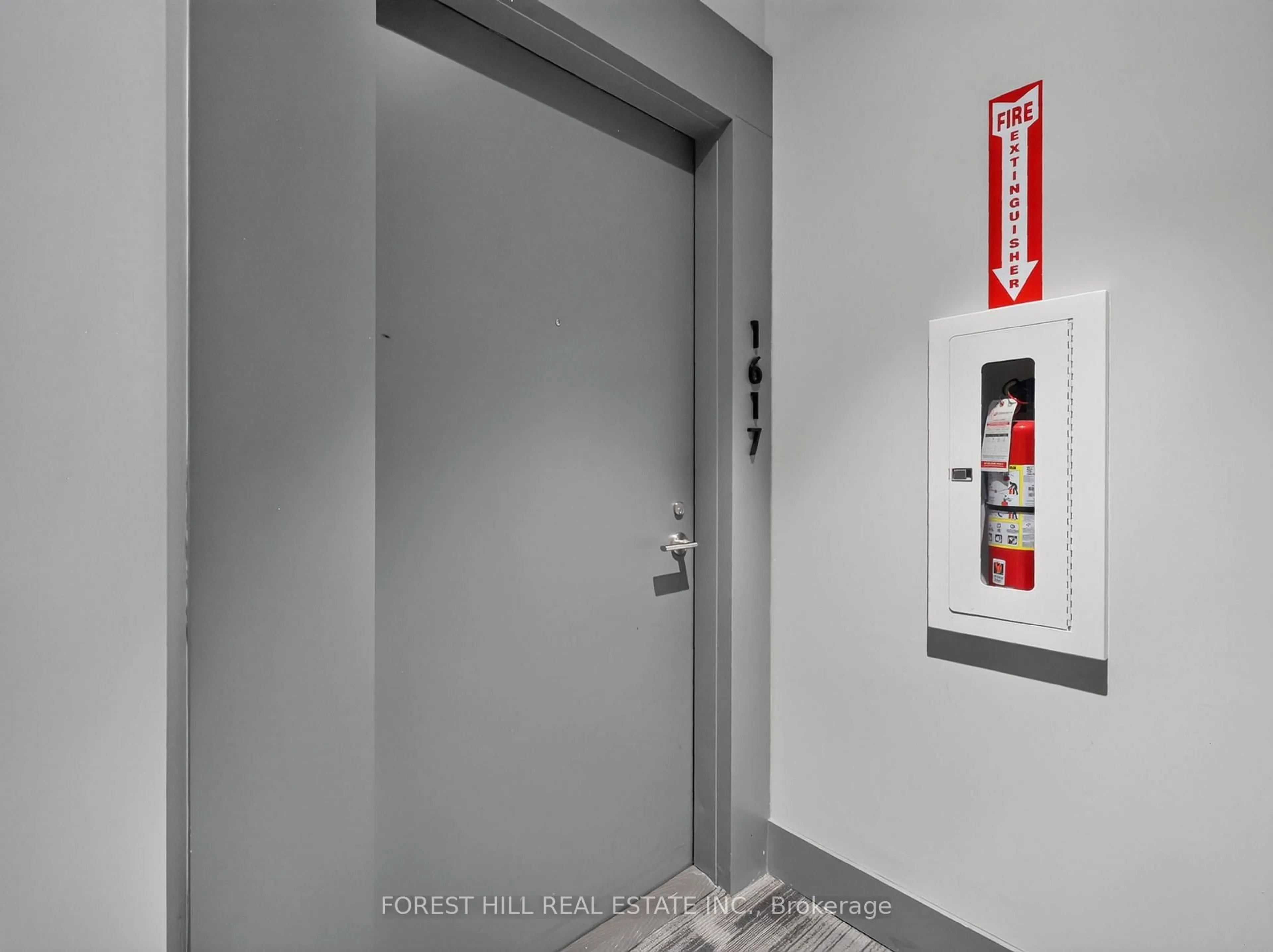 Indoor foyer for 20 O'Neill Rd #1617, Toronto Ontario M3C 0R2