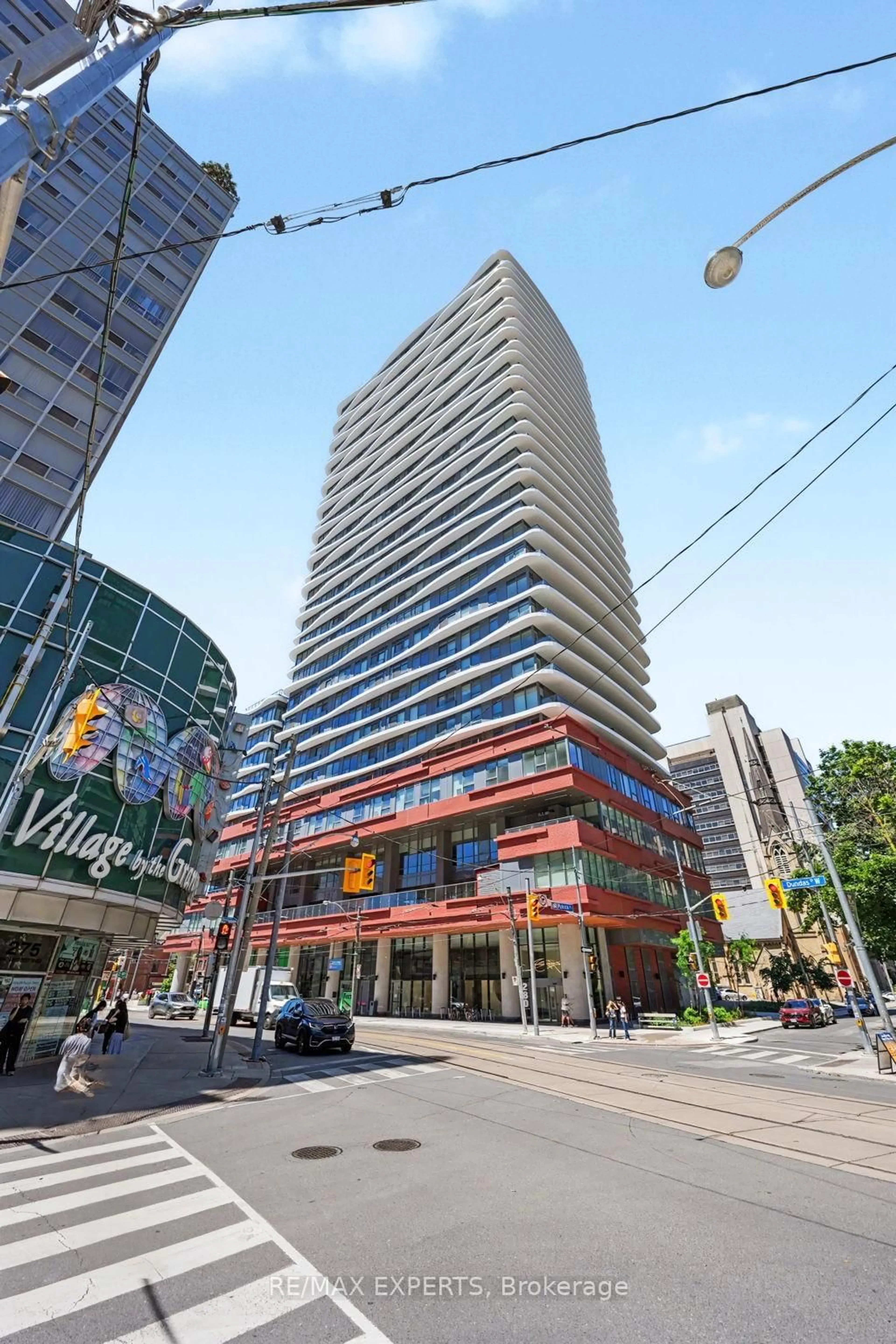 Indoor foyer for 280 Dundas St #1805, Toronto Ontario M5T 0E3