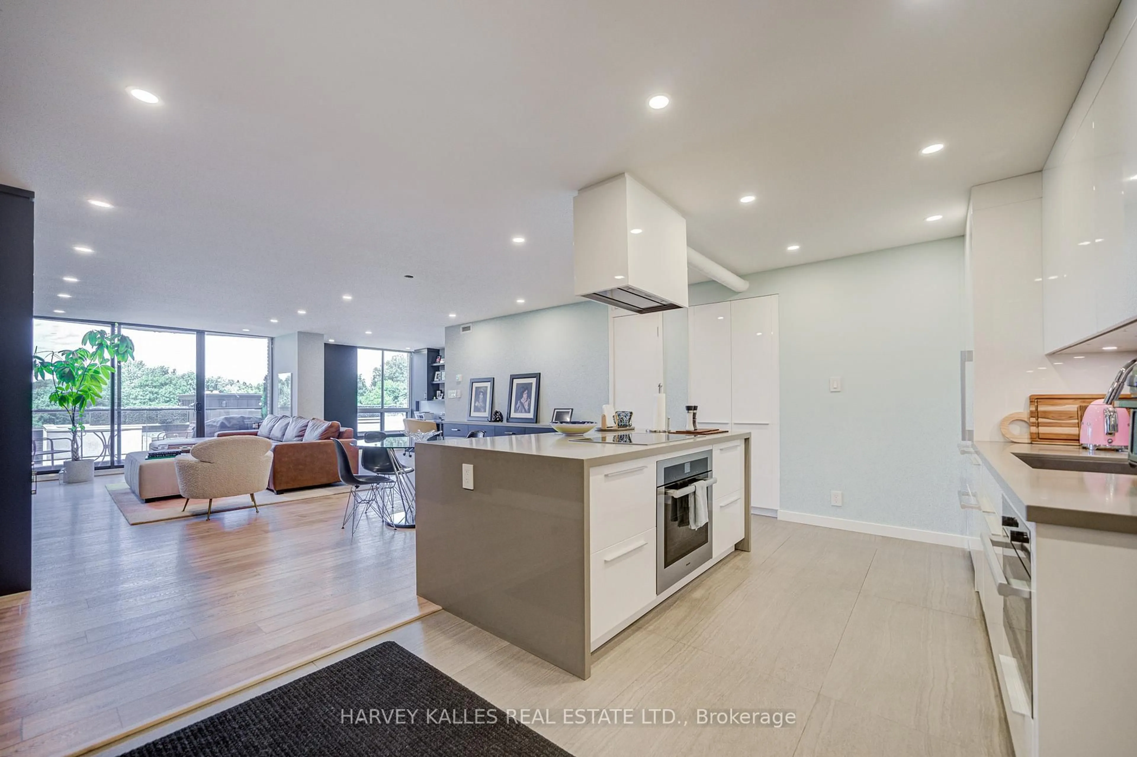 Open concept kitchen, ceramic/tile floor for 350 Lonsdale Rd #503, Toronto Ontario M5P 1R6