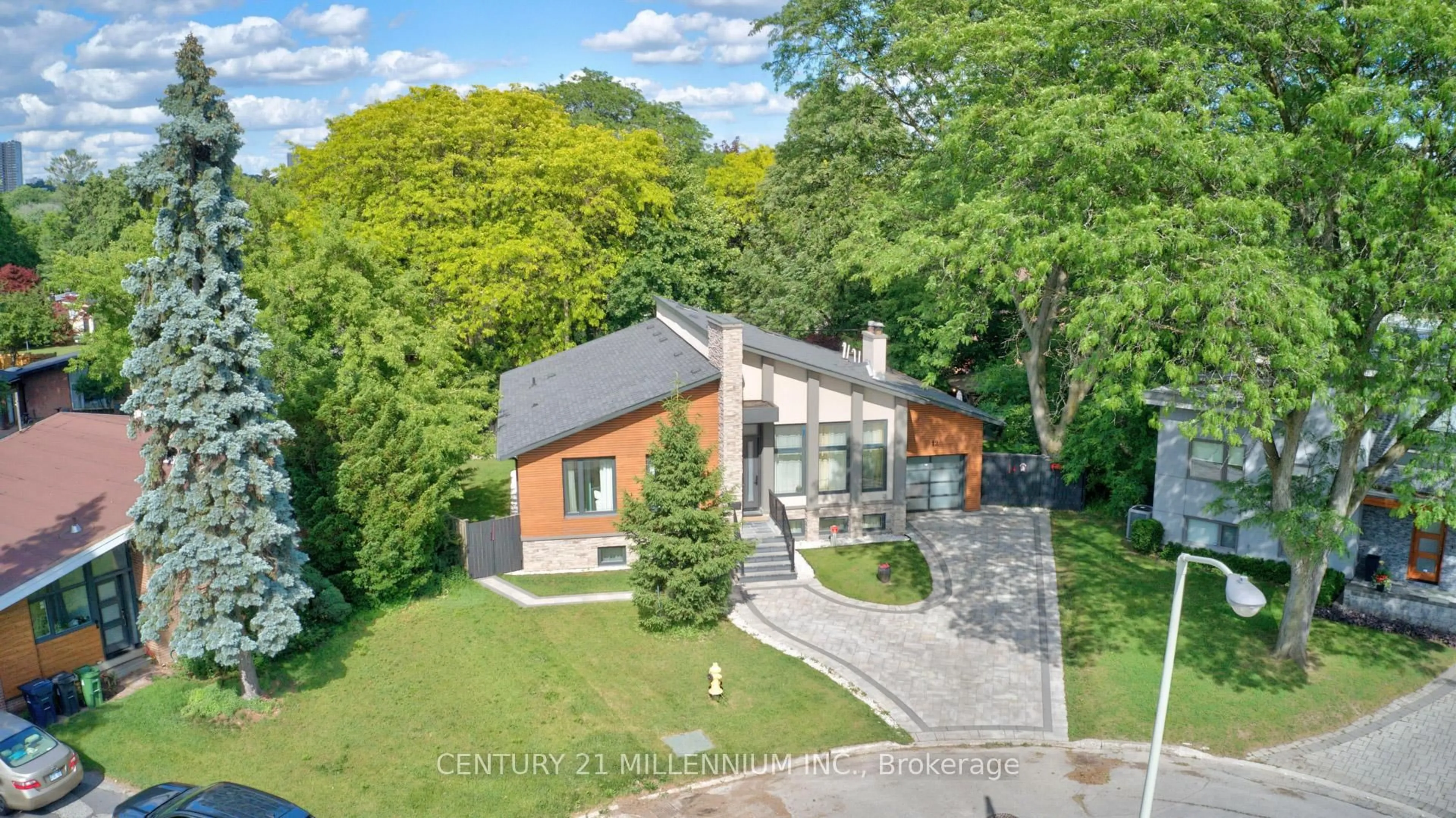 A pic from outside/outdoor area/front of a property/back of a property/a pic from drone, building for 12 Legato Crt, Toronto Ontario M3B 1L7
