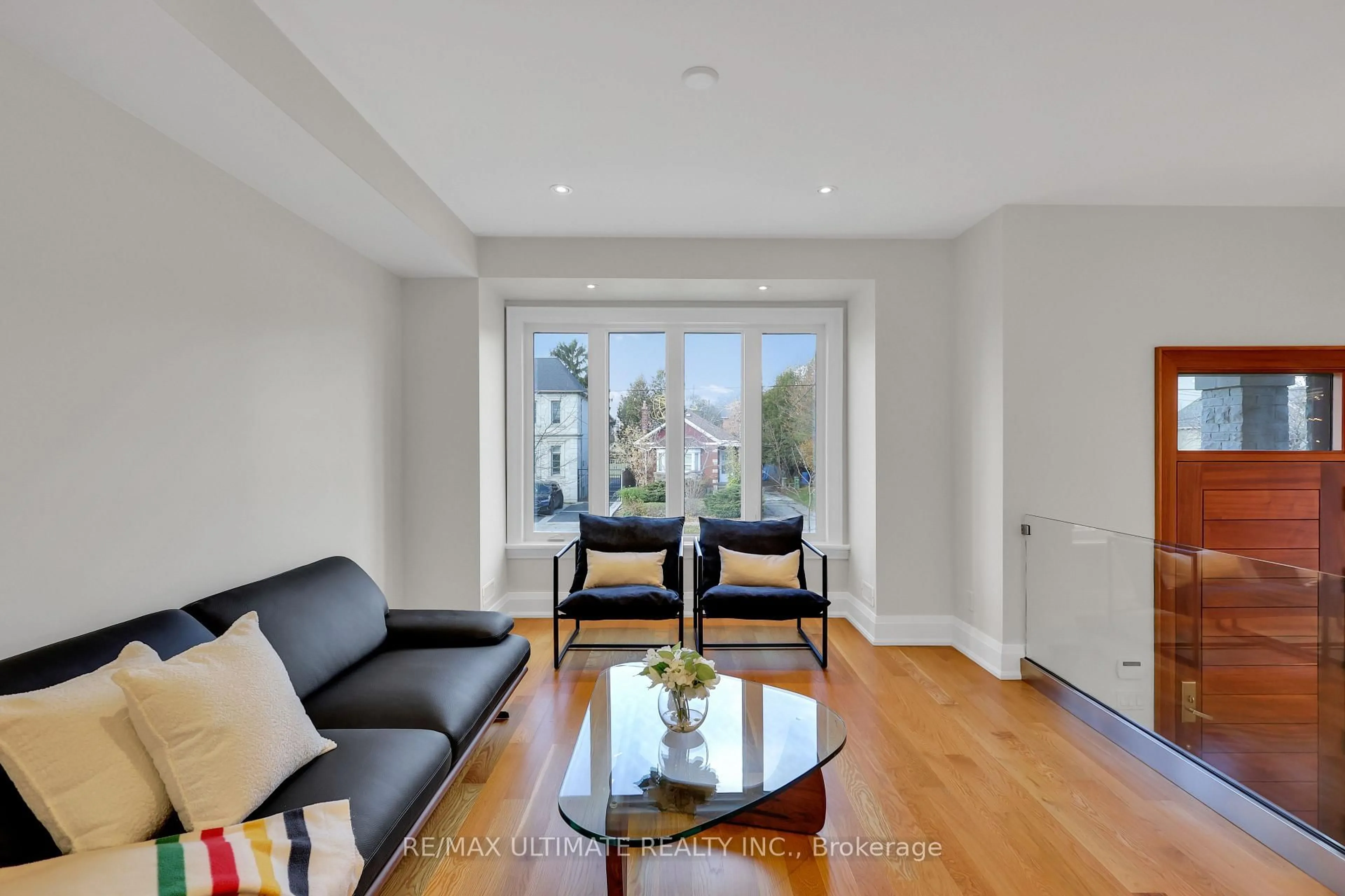 Living room with furniture, unknown for 743 Glencairn Ave, Toronto Ontario M6B 1Z9