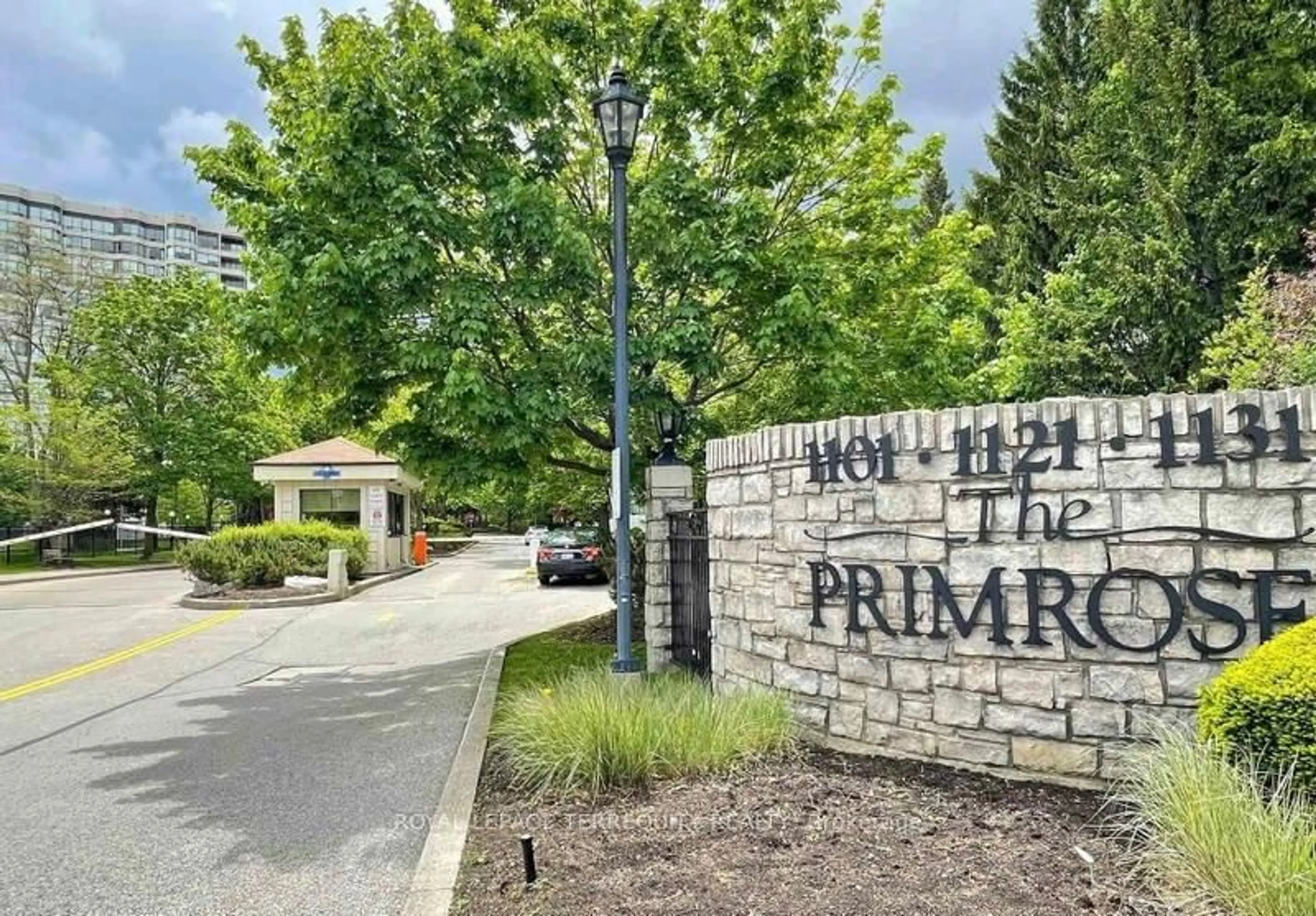 Unknown for 1101 Steeles Ave #1011, Toronto Ontario M2R 3W5