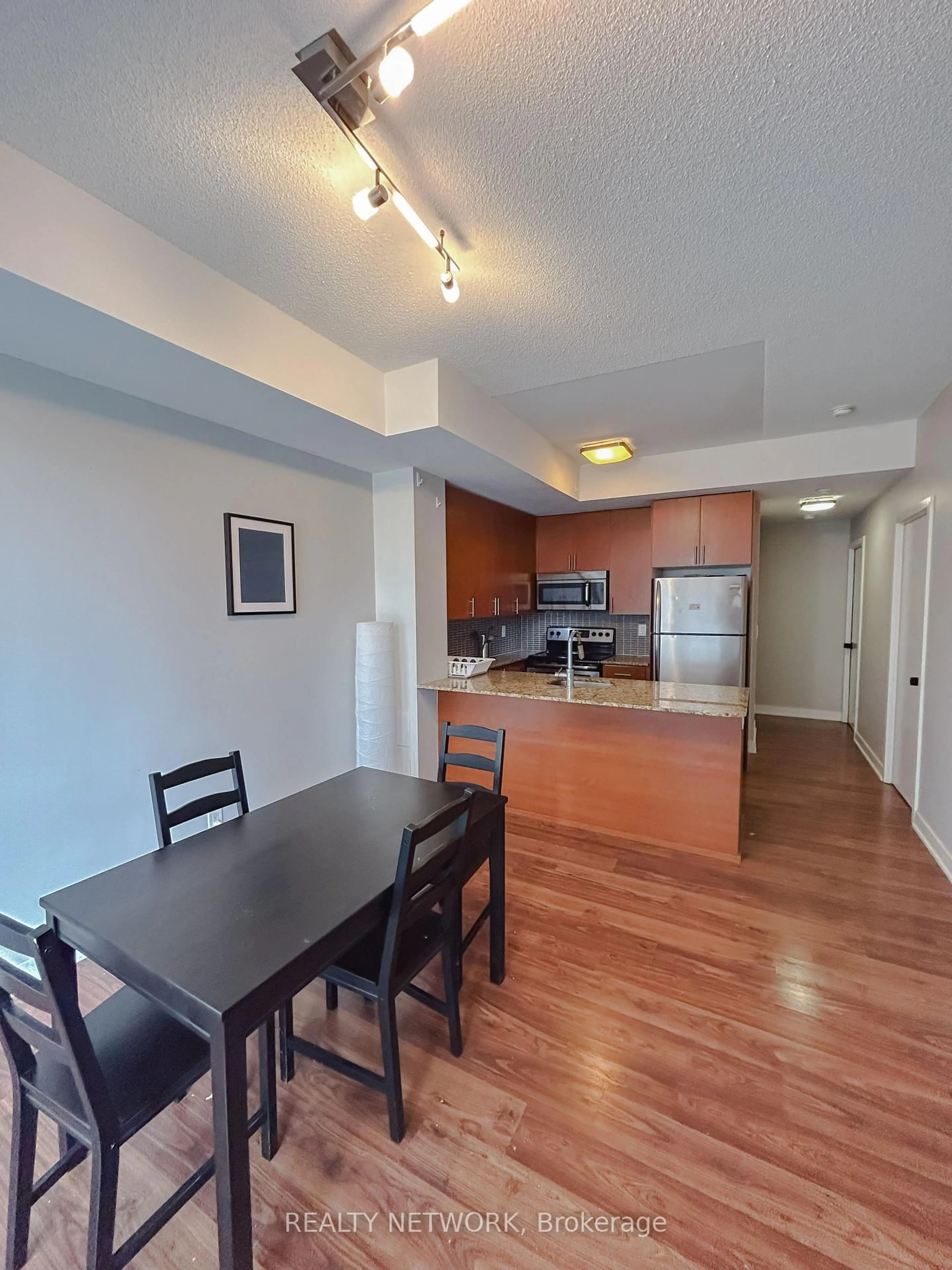 Unknown for 260 Sackville St #210, Toronto Ontario M5A 0B3