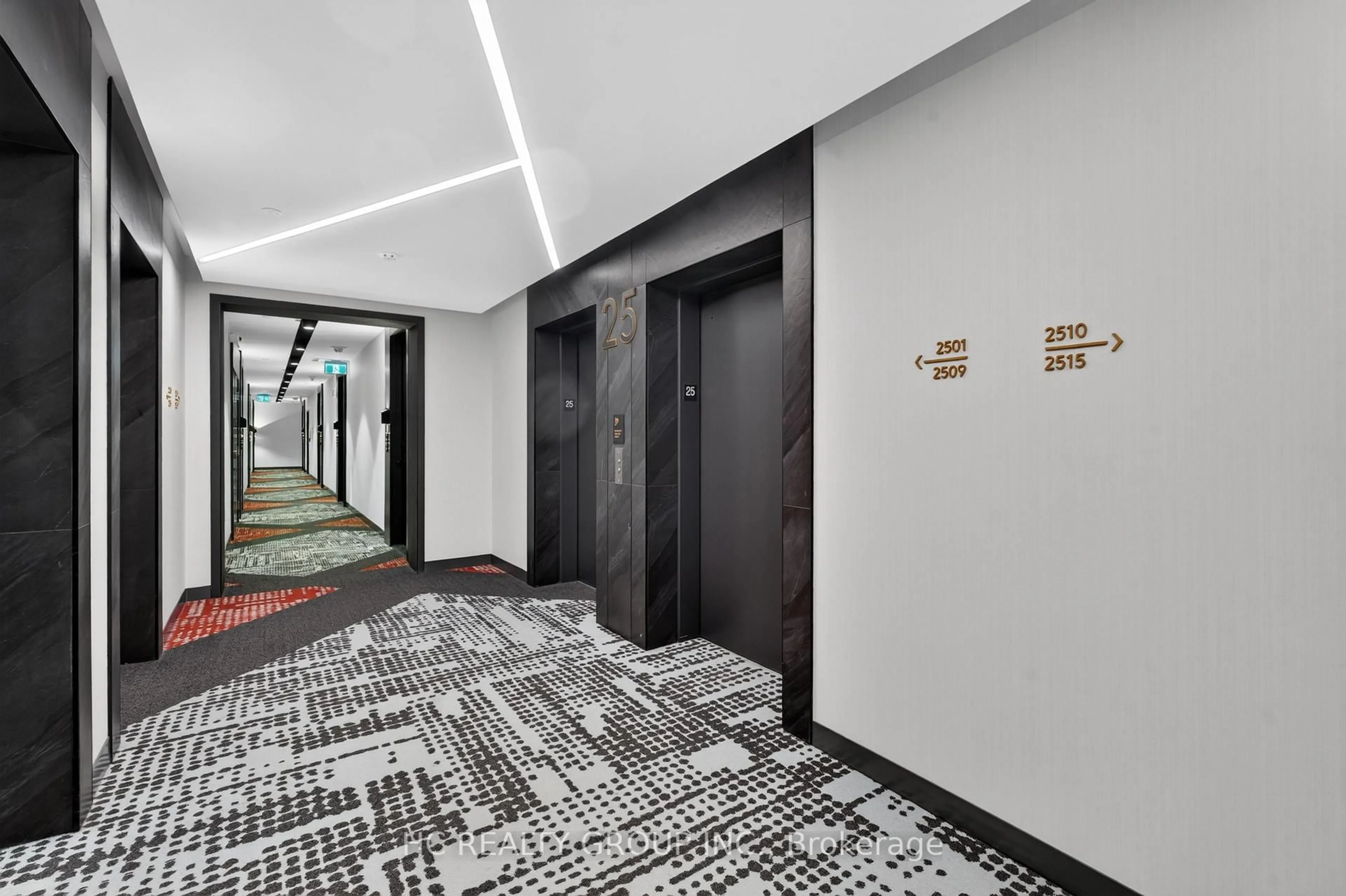 Indoor foyer for 470 Front St #2515, Toronto Ontario M5V 0V6