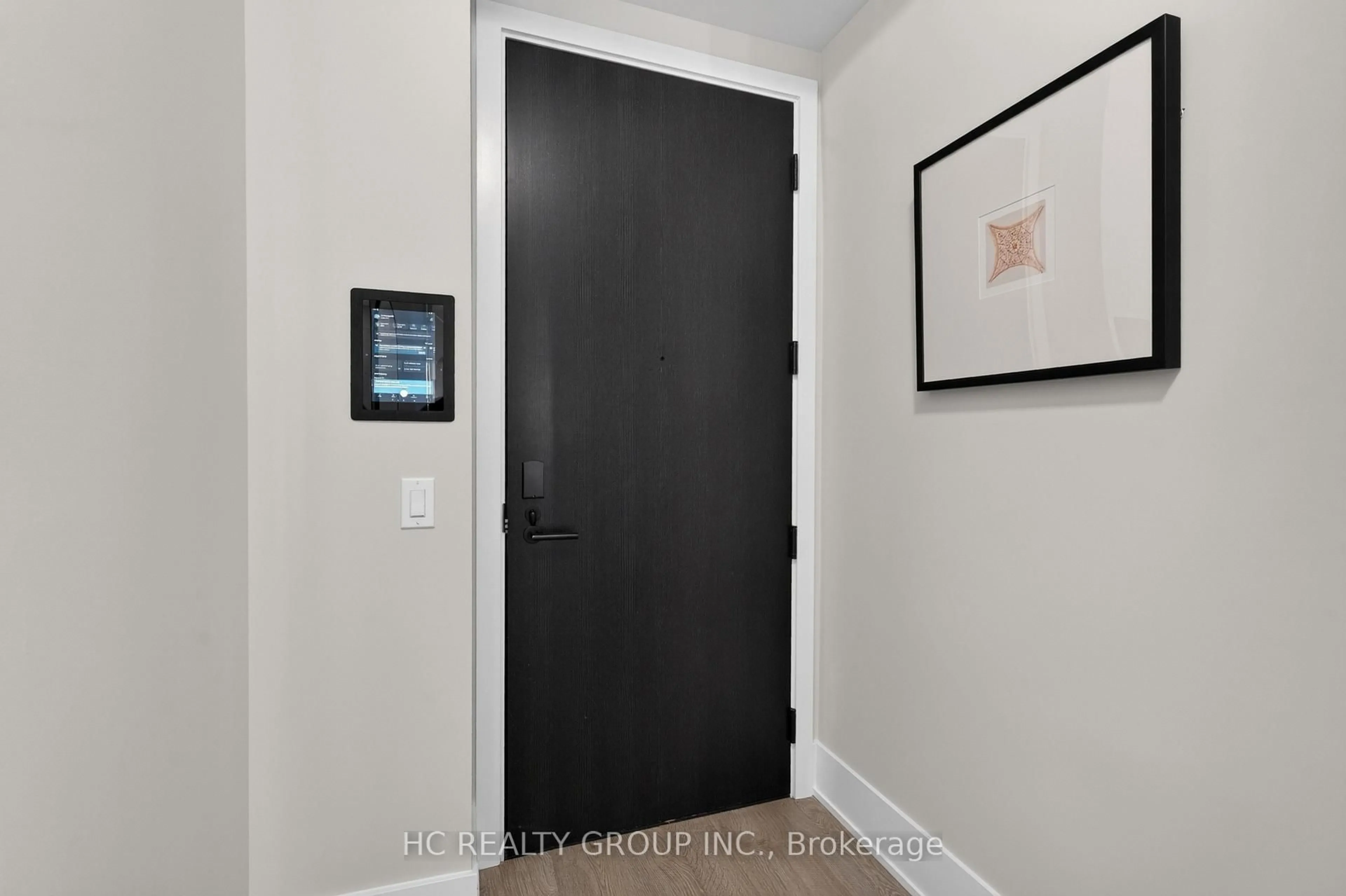 Indoor entryway for 470 Front St #2515, Toronto Ontario M5V 0V6