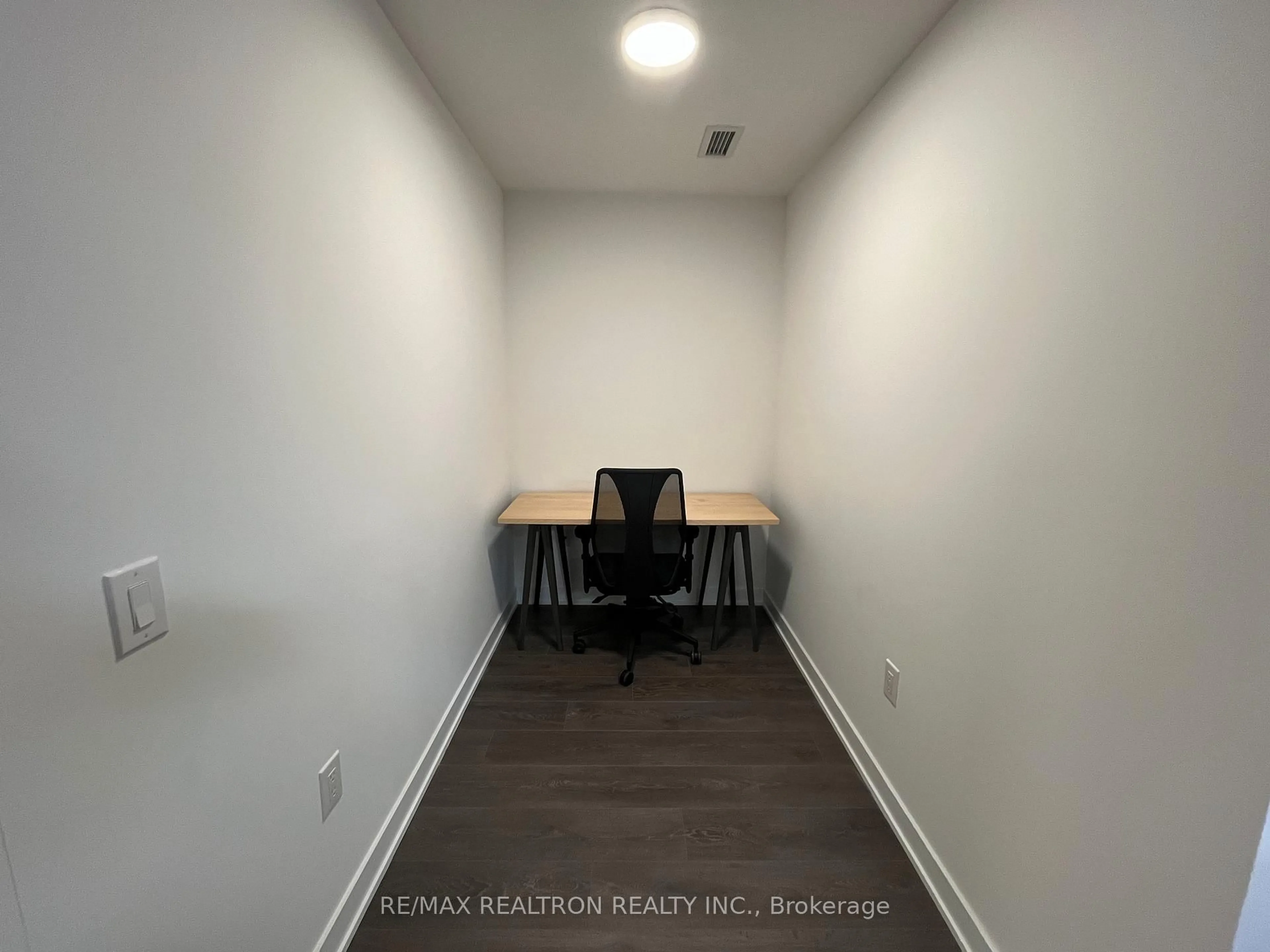 A pic of a room for 130 River St #901, Toronto Ontario M5A 0R8