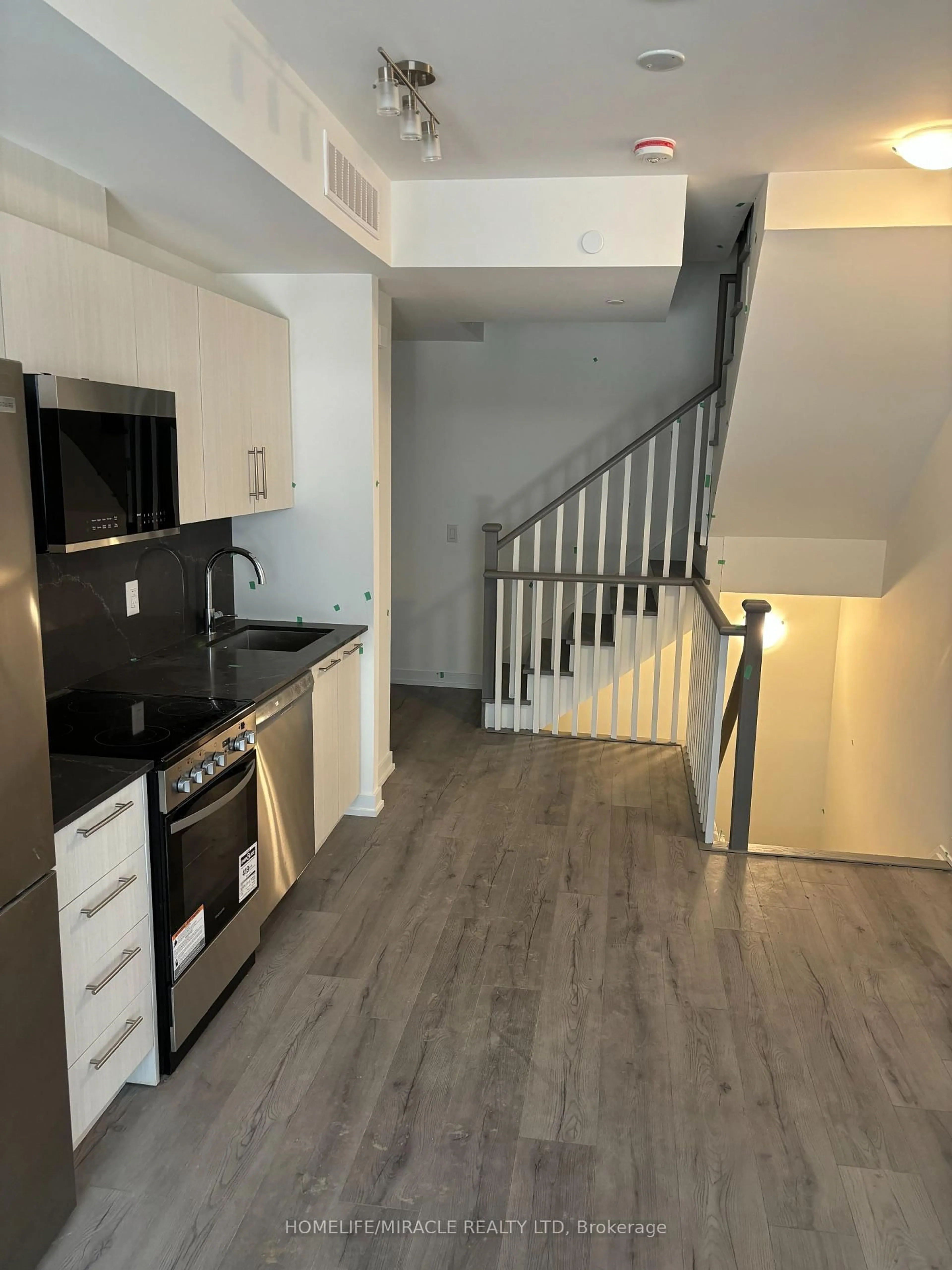 Unknown for 861 Sheppard Ave #61 BlkB, Toronto Ontario M3H 0E9