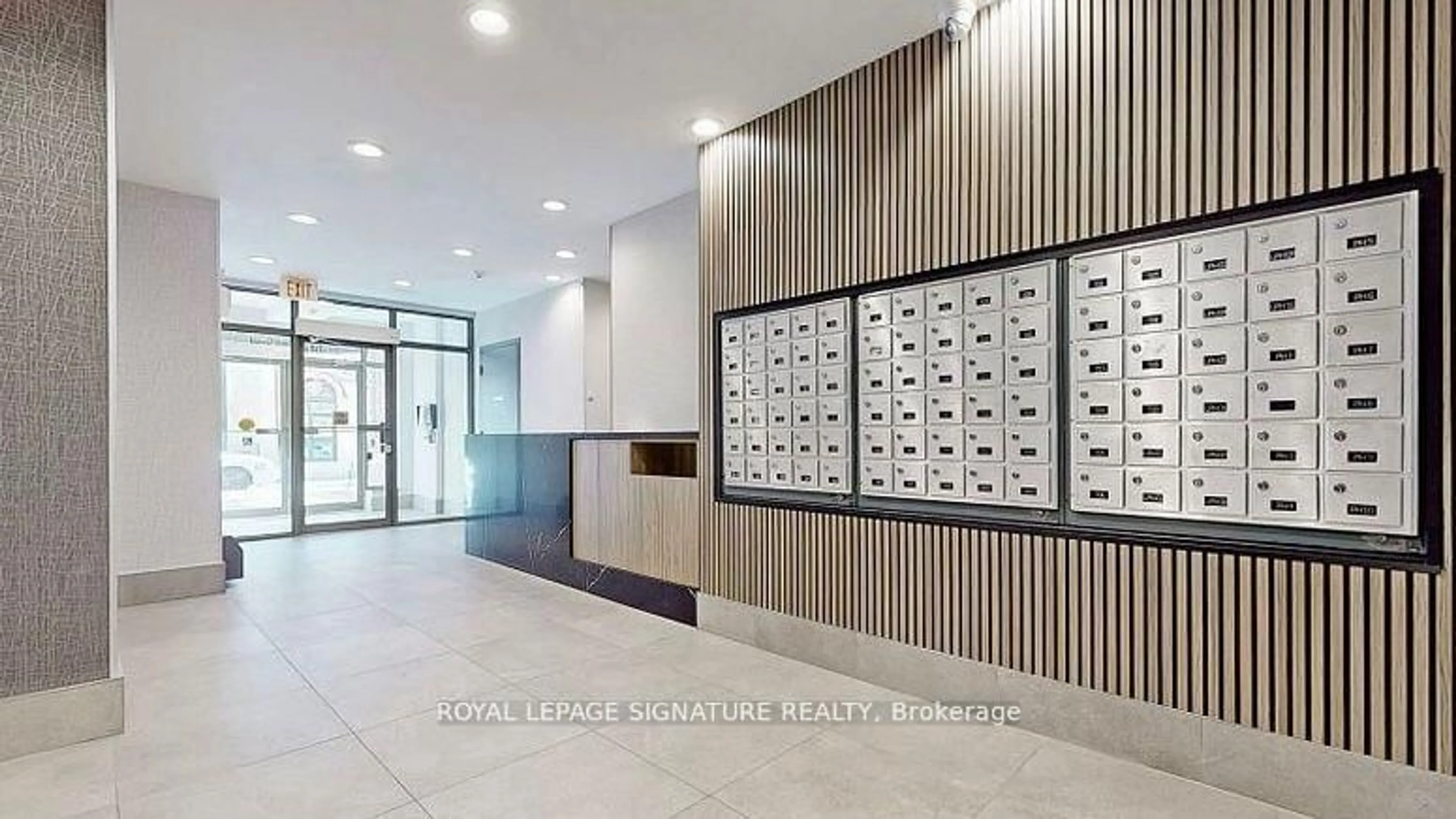 Lobby for 140 Bathurst St #207, Toronto Ontario M5V 3N8