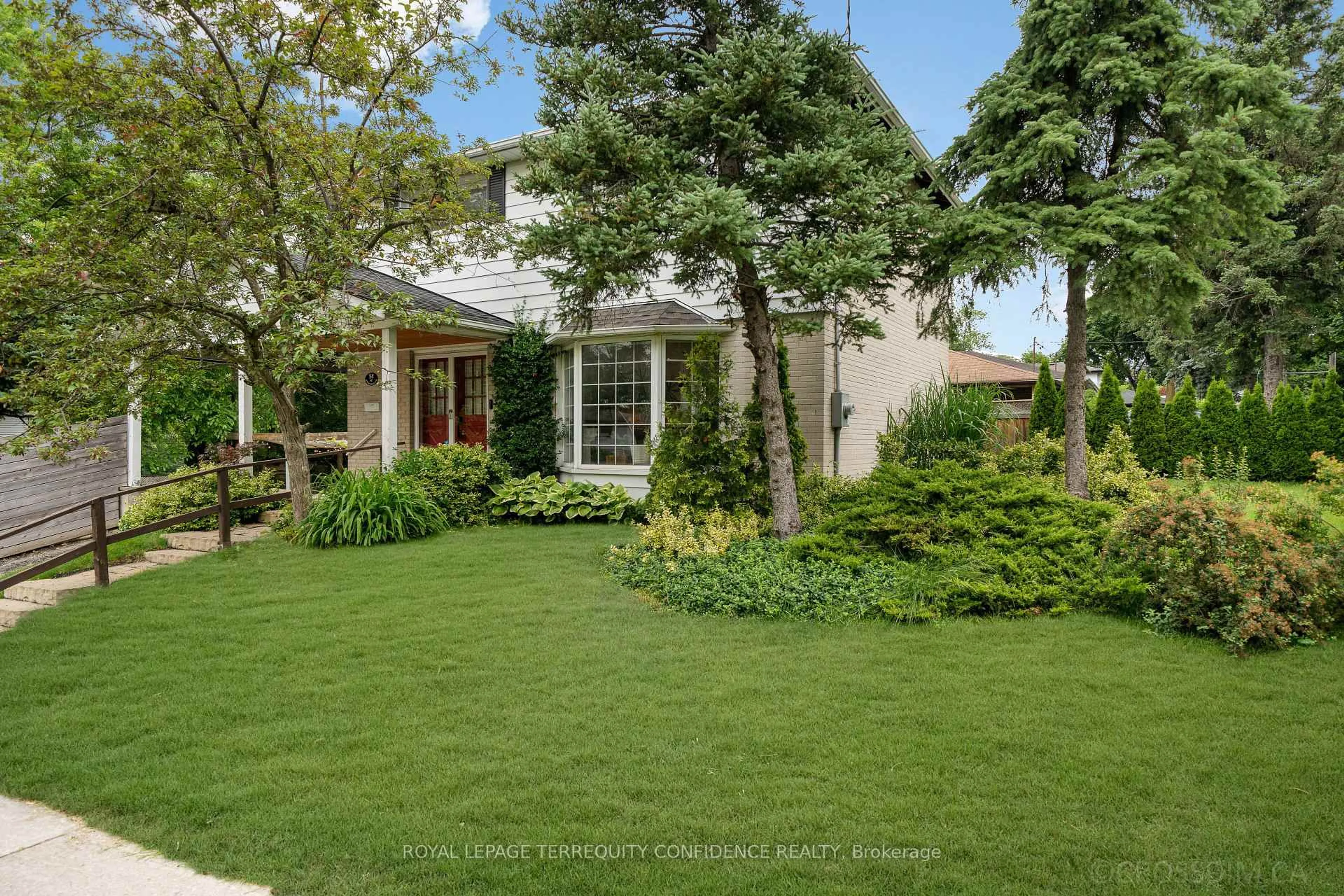 Patio, street for 58 Shippigan Cres, Toronto Ontario M2J 2G2