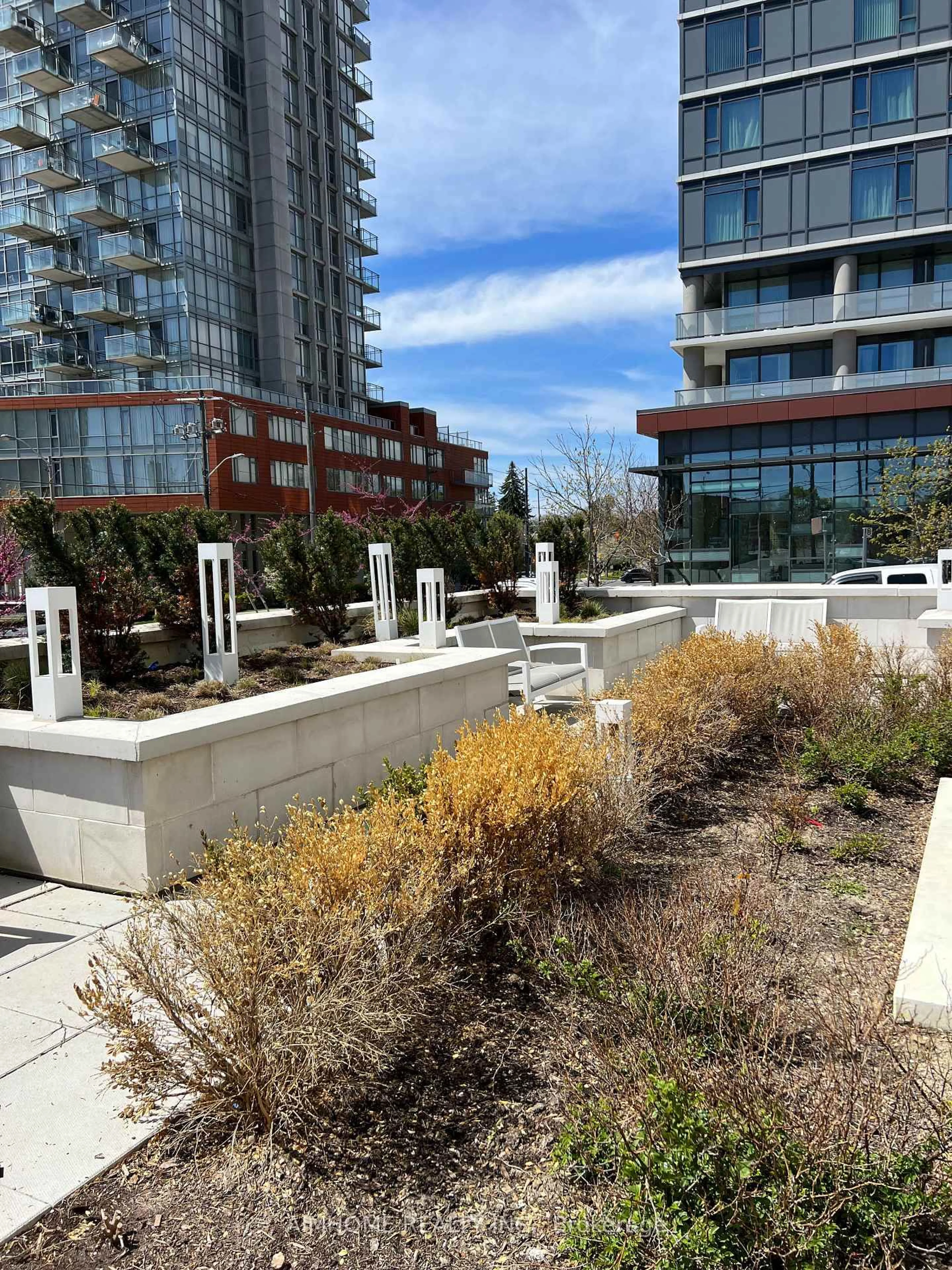Patio, street for 75 Canterbury Pl #Ph605, Toronto Ontario M2N 5R5