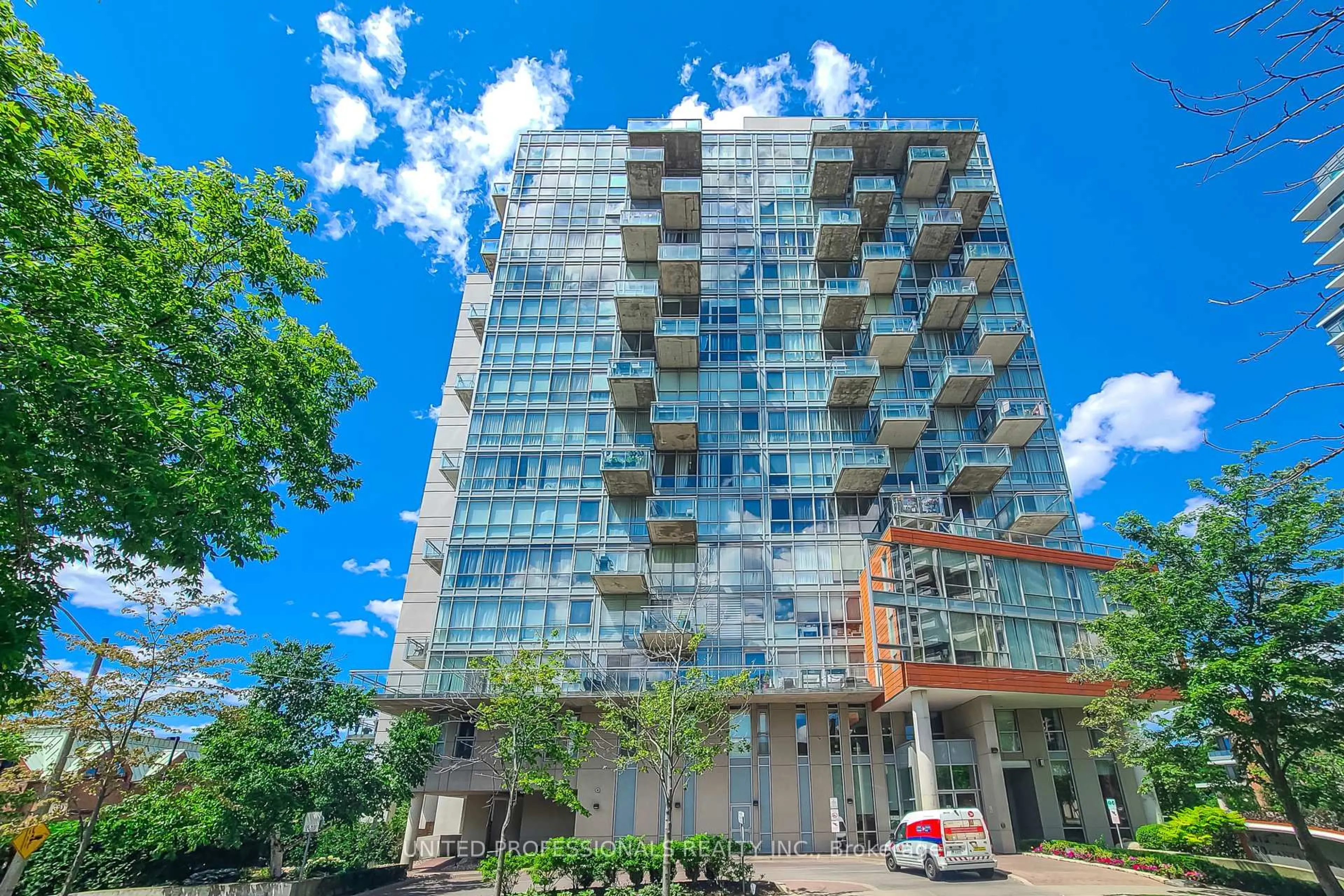 Patio, building for 30 Canterbury Pl #1507, Toronto Ontario M2N 0B9