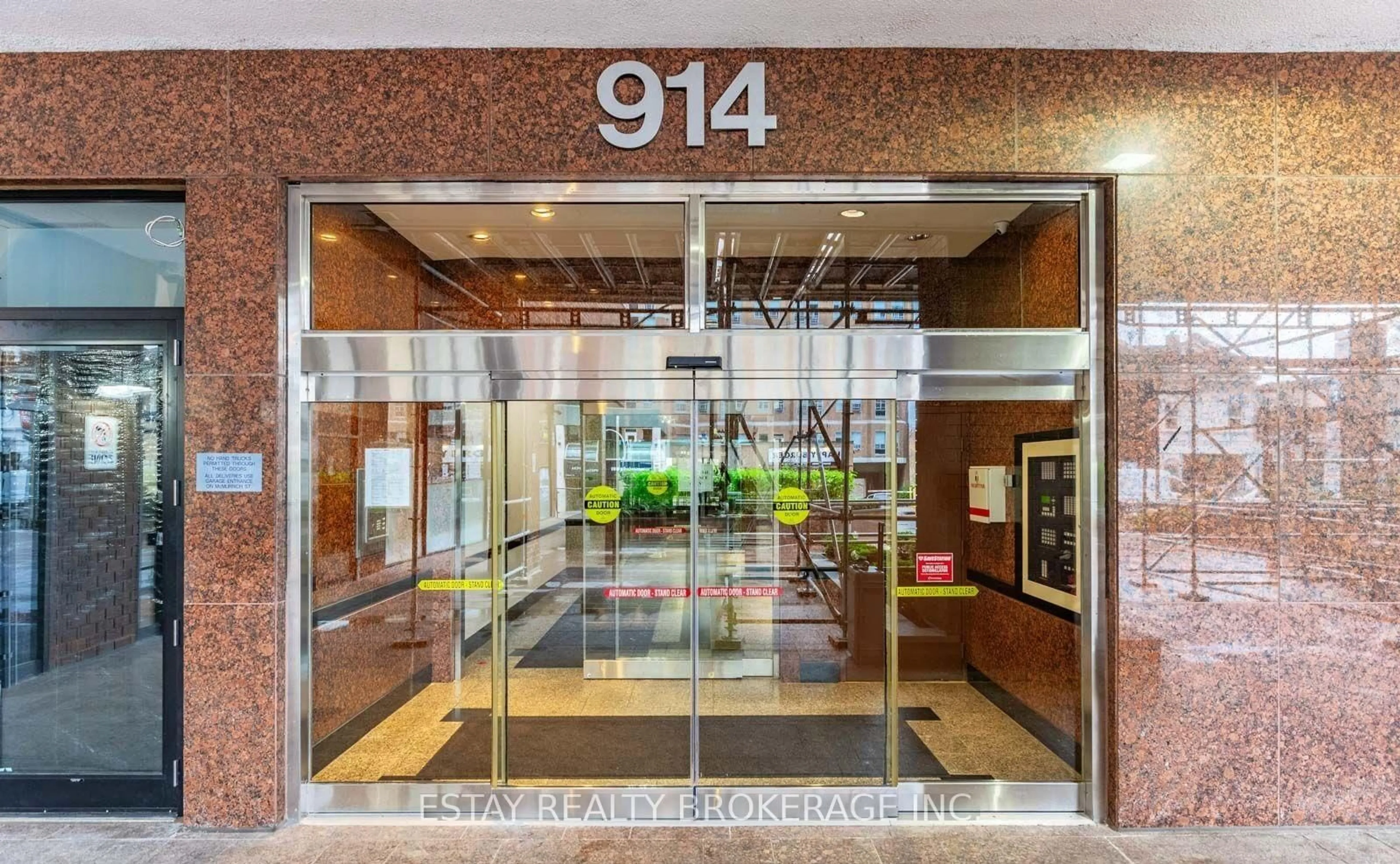 Indoor foyer for 914 Yonge St #1902, Toronto Ontario M4W 3C8